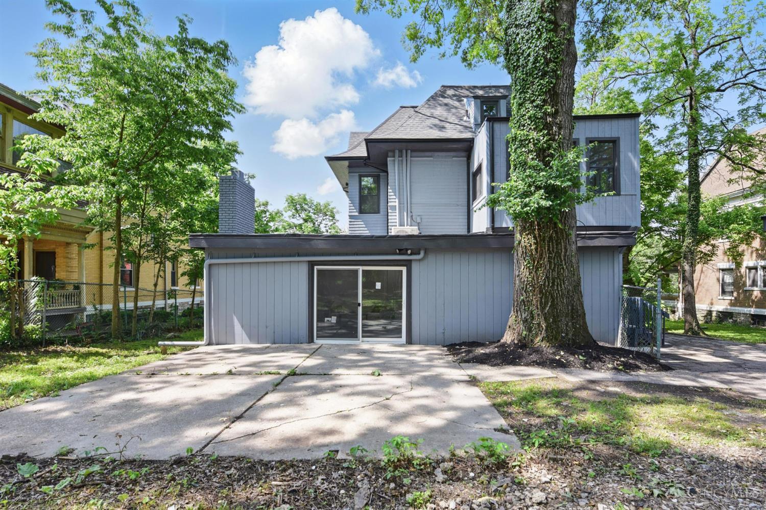 Cincinnati, Ohio, 45229, United States, 7 Bedrooms Bedrooms, ,5 BathroomsBathrooms,Residential,For Sale,1821306