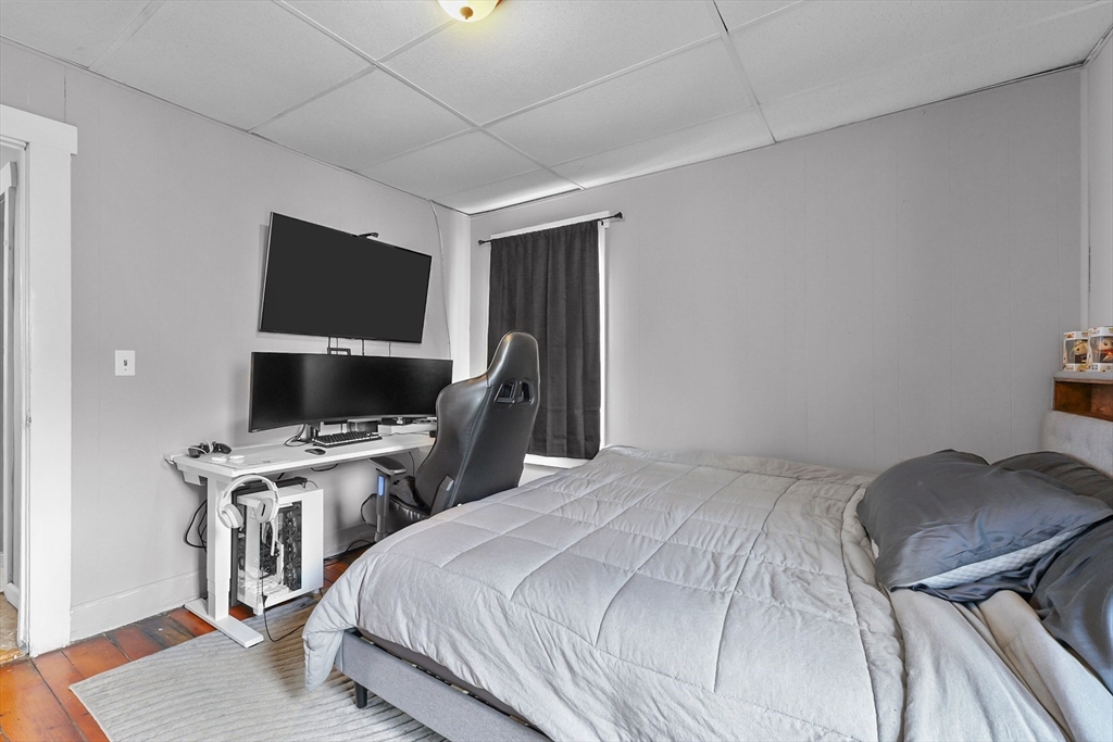 Fall River, Massachusetts, 02721, United States, 9 Bedrooms Bedrooms, ,3 BathroomsBathrooms,Residential,For Sale,1887933