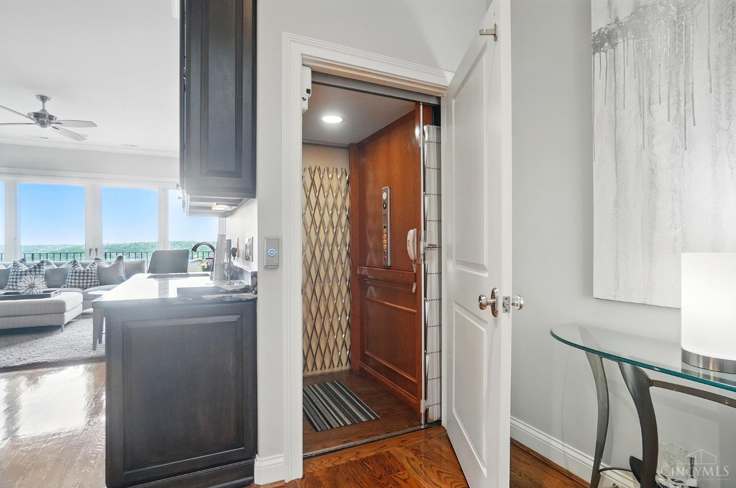 Cincinnati, Ohio, 45202, United States, 3 Bedrooms Bedrooms, ,4 BathroomsBathrooms,Residential,For Sale,1850372
