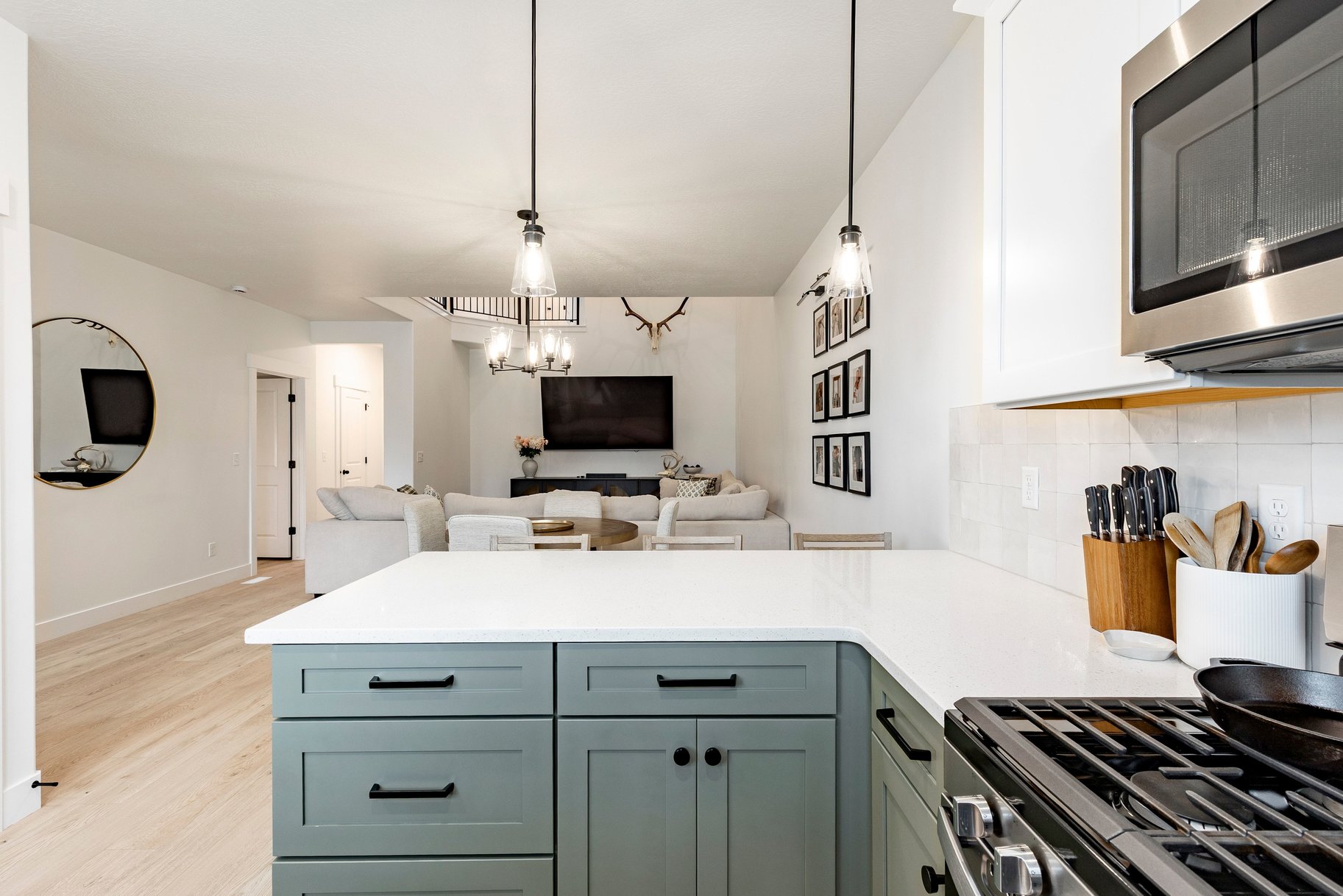  Beautifully Upgraded Townhome - 物件實景