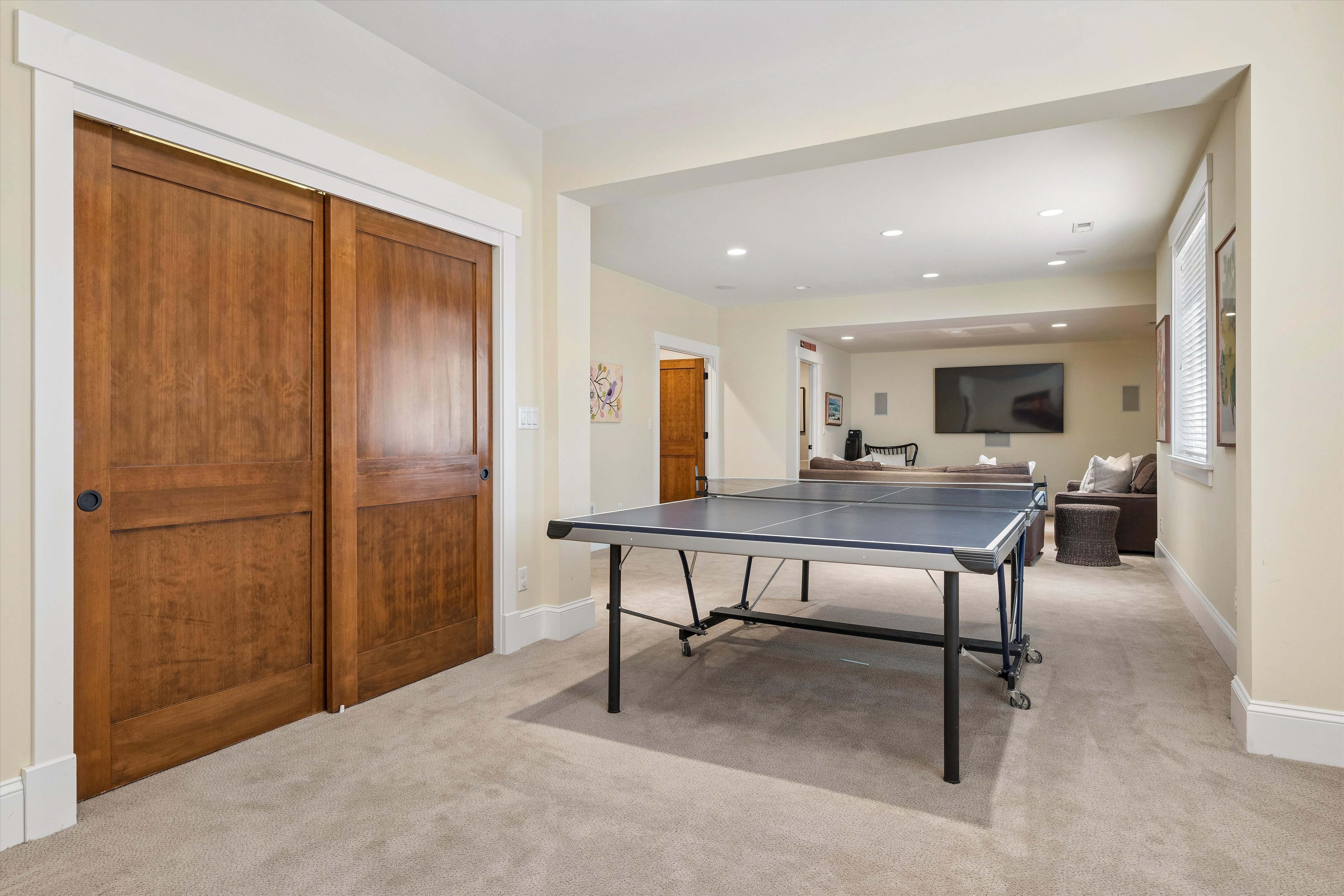 Exceptional residence offers refined living on a quiet, non cut-through street - 物件實景