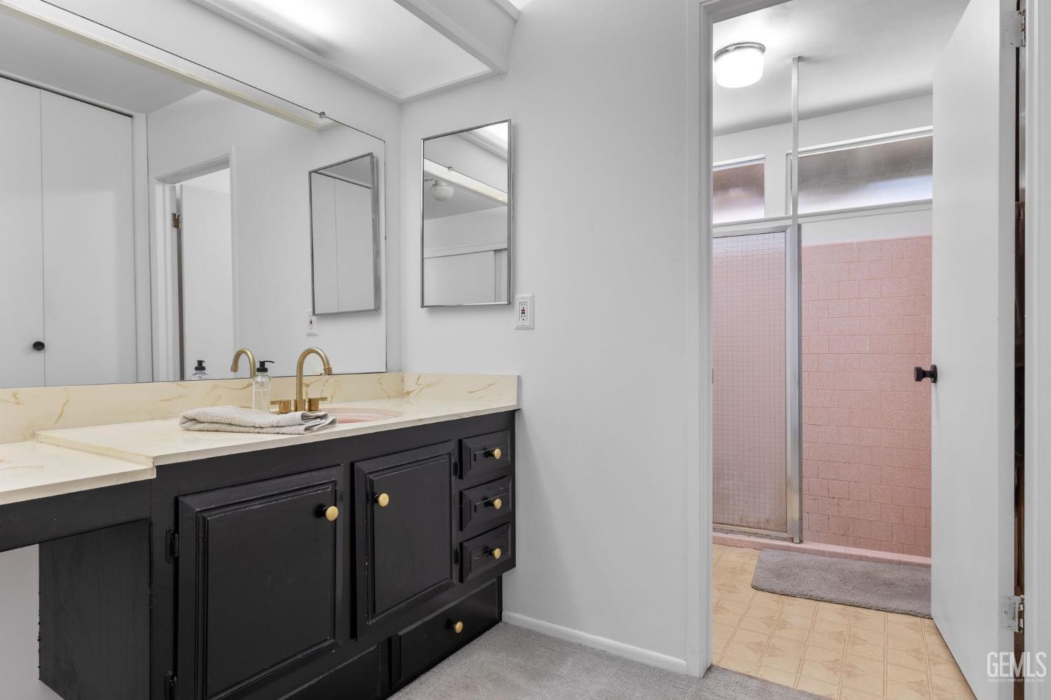 Bakersfield, California, 93301, United States, 3 Bedrooms Bedrooms, ,3 BathroomsBathrooms,Residential,For Sale,1807376