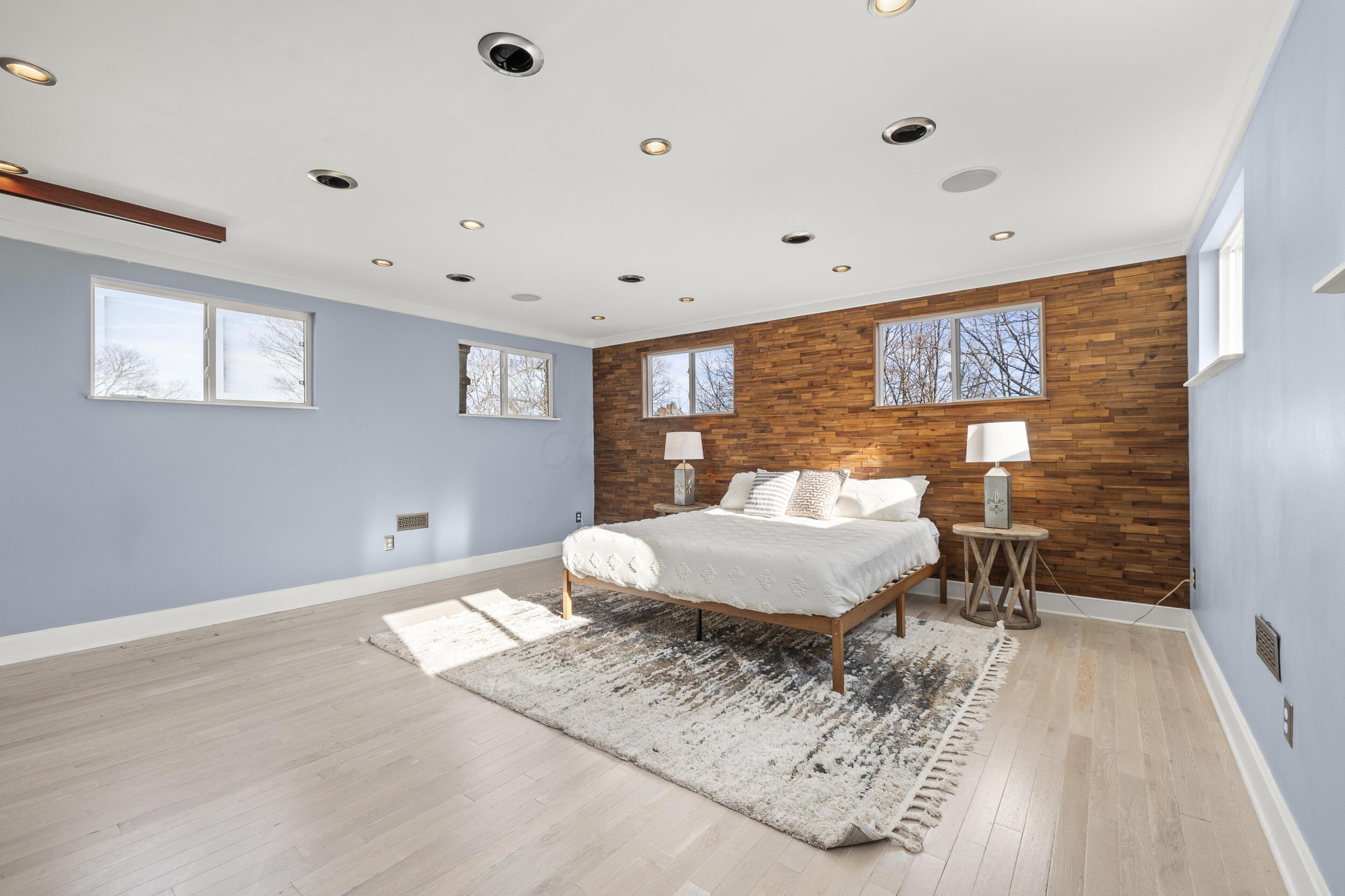 Columbus, Ohio, 43205, United States, 4 Bedrooms Bedrooms, ,4 BathroomsBathrooms,Residential,For Sale,2000888