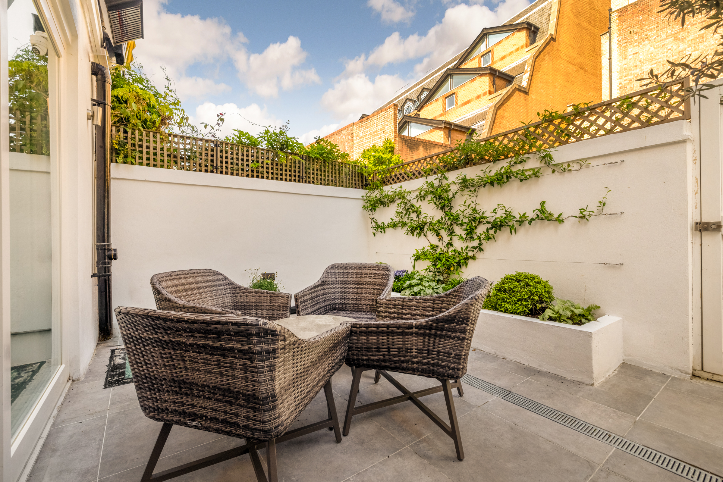  A Chelsea Townhouse with Private Garage and Outdoor Entertaining Space - 物件實景