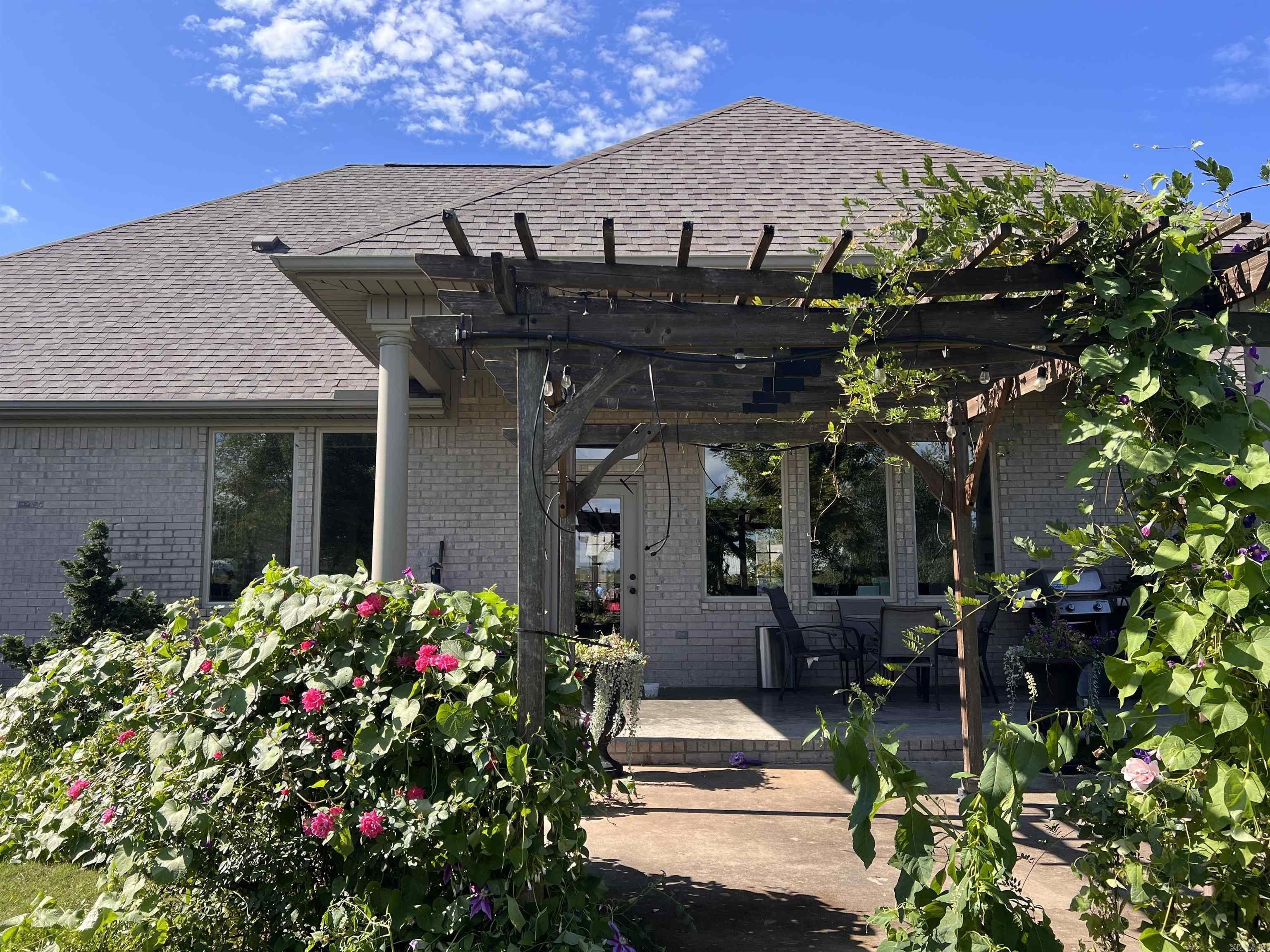 Hot Springs, Arkansas, 71913, United States, 3 Bedrooms Bedrooms, ,3 BathroomsBathrooms,Residential,For Sale,1976234