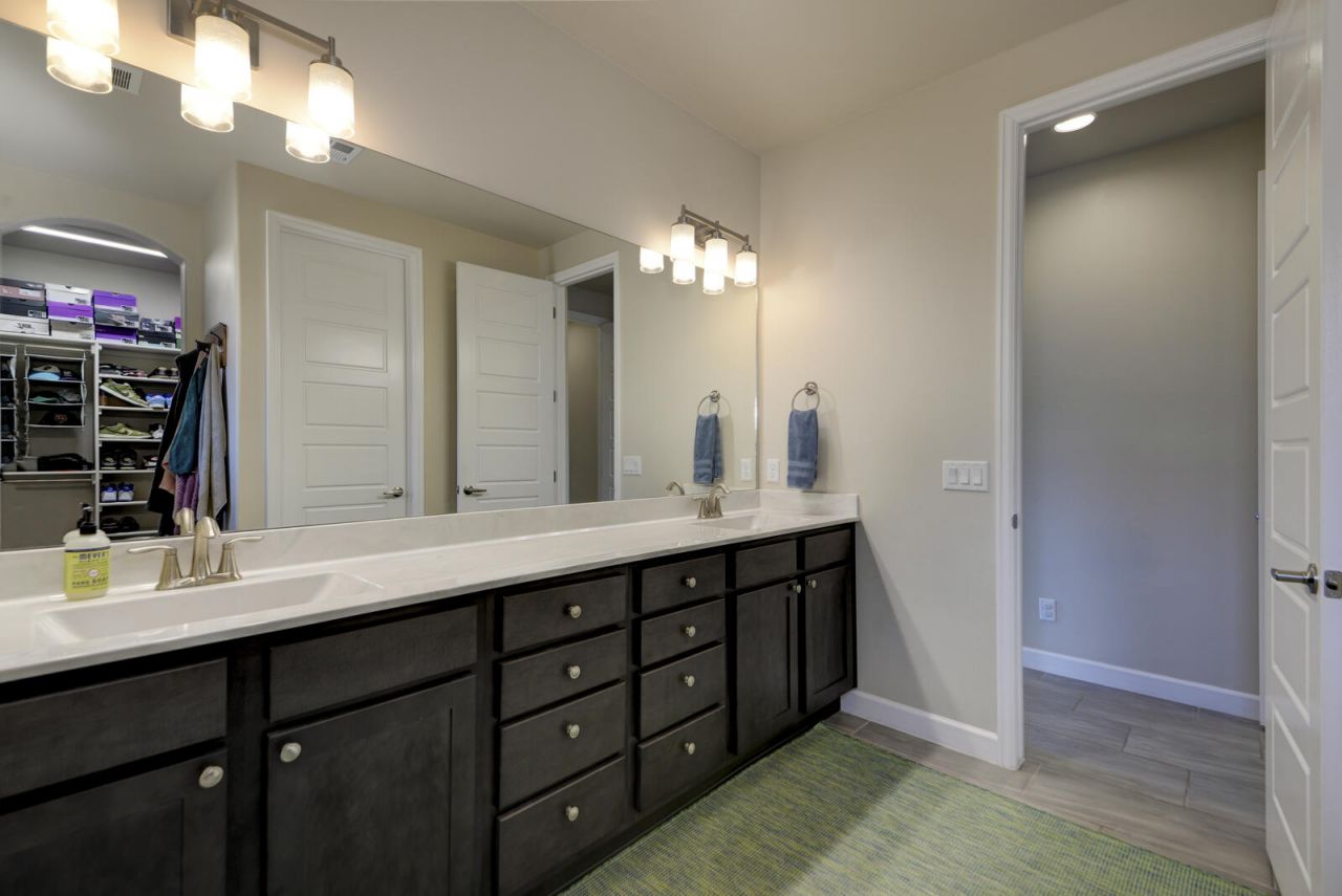 Rio Rancho, New Mexico, 87144, United States, 4 Bedrooms Bedrooms, ,3 BathroomsBathrooms,Residential,For Sale,1895660