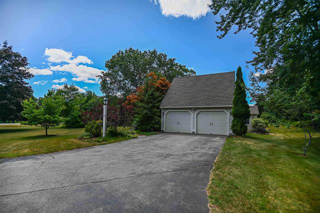 Bow, New Hampshire, 03304, United States, 4 Bedrooms Bedrooms, ,3 BathroomsBathrooms,Residential,For Sale,1900583