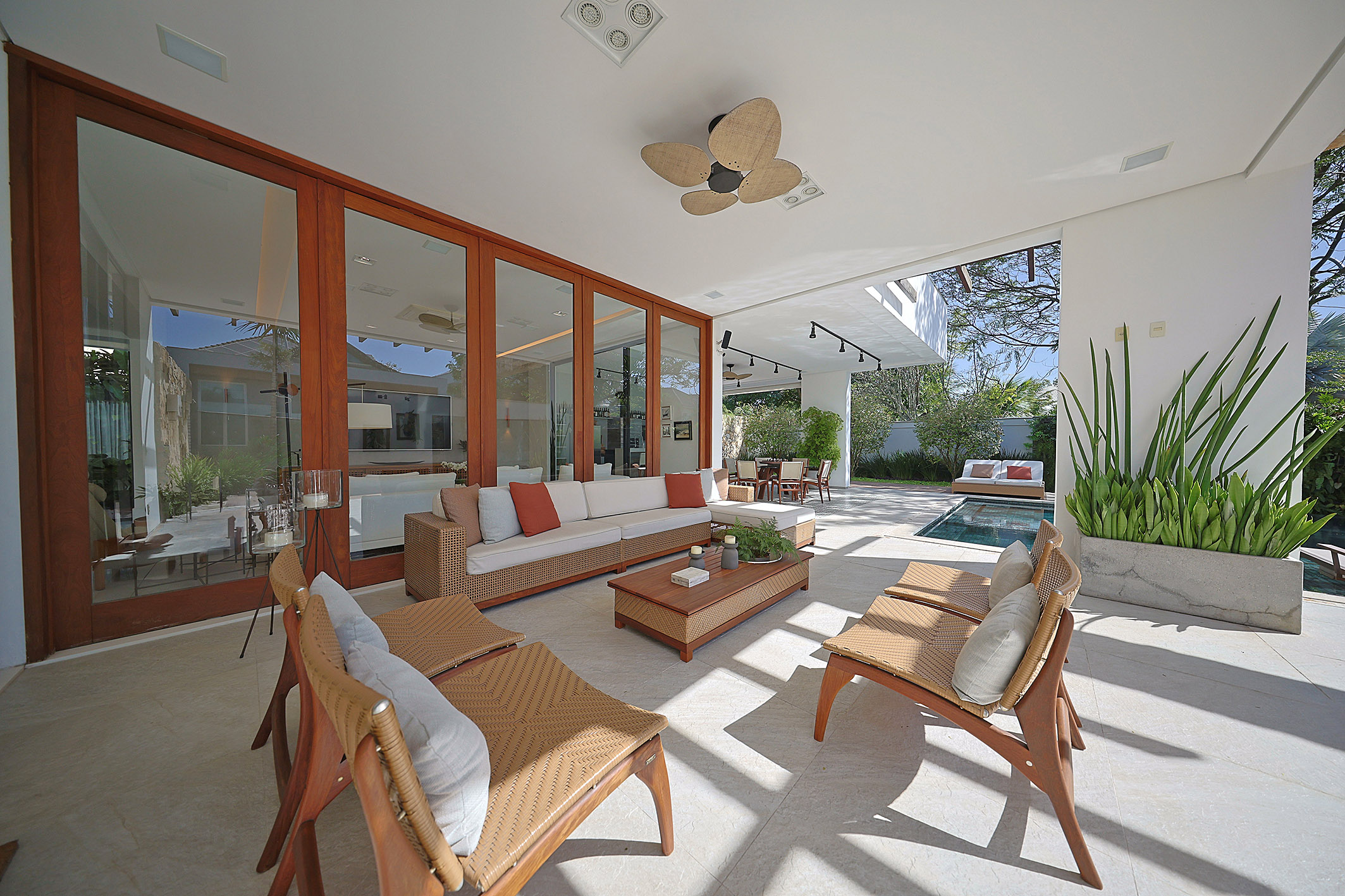  Contemporary House with 5 Suites in Barra da Tijuca - 物件實景