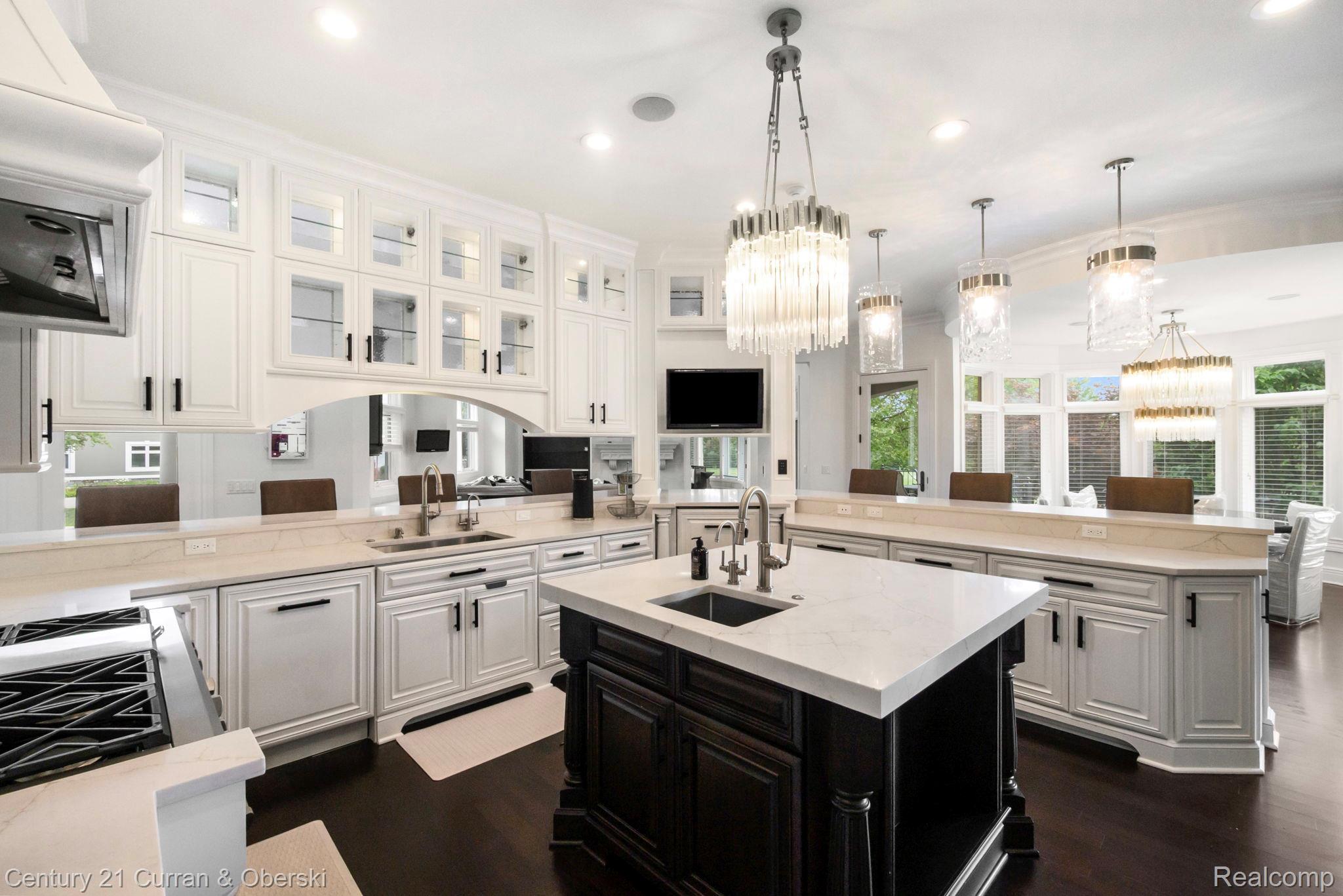 South Lyon, Michigan, 48178, United States, 6 Bedrooms Bedrooms, ,8 BathroomsBathrooms,Residential,For Sale,2008135