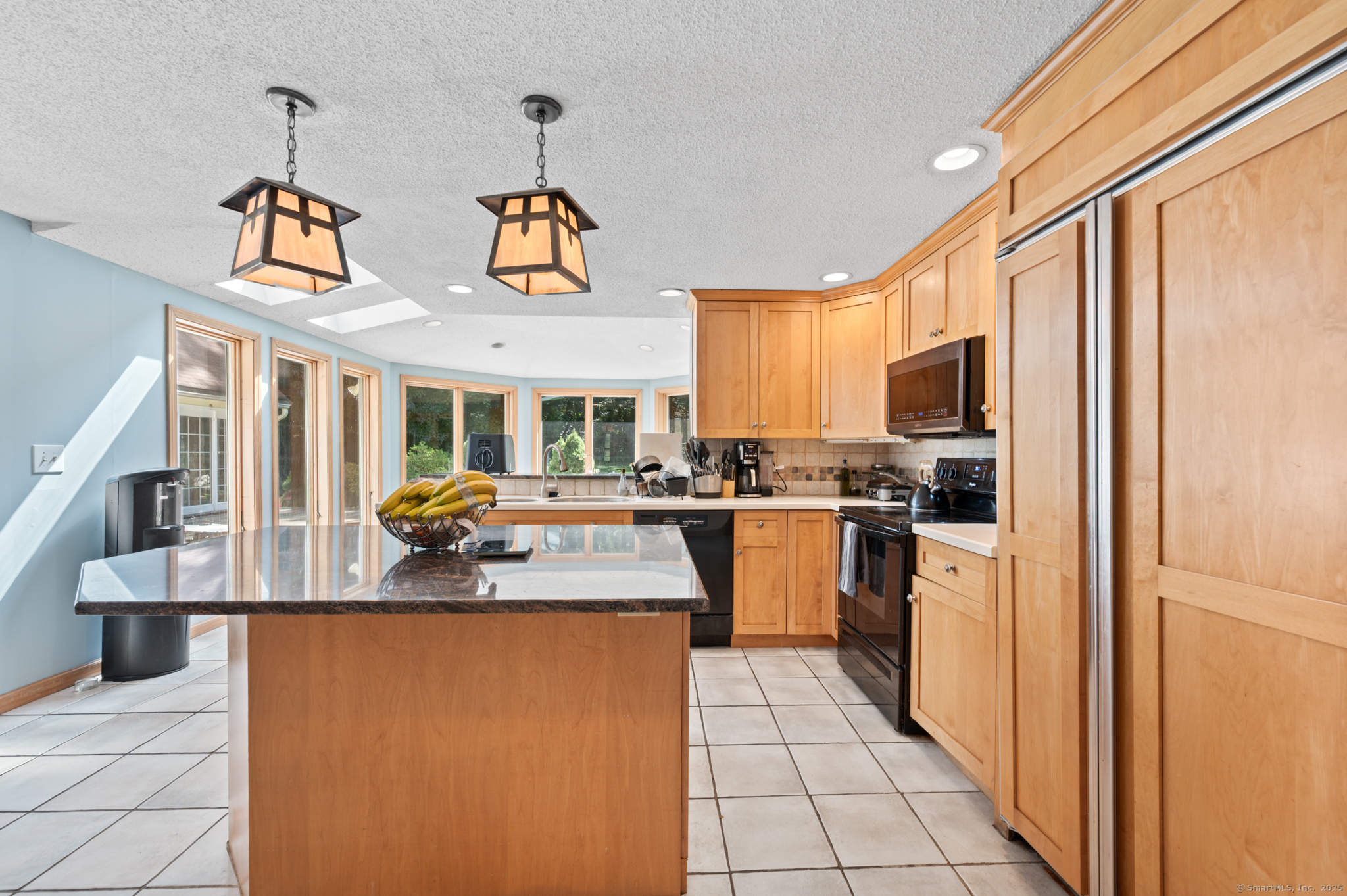 Avon, Connecticut, 06001, United States, 5 Bedrooms Bedrooms, ,5 BathroomsBathrooms,Residential,For Sale,1942317