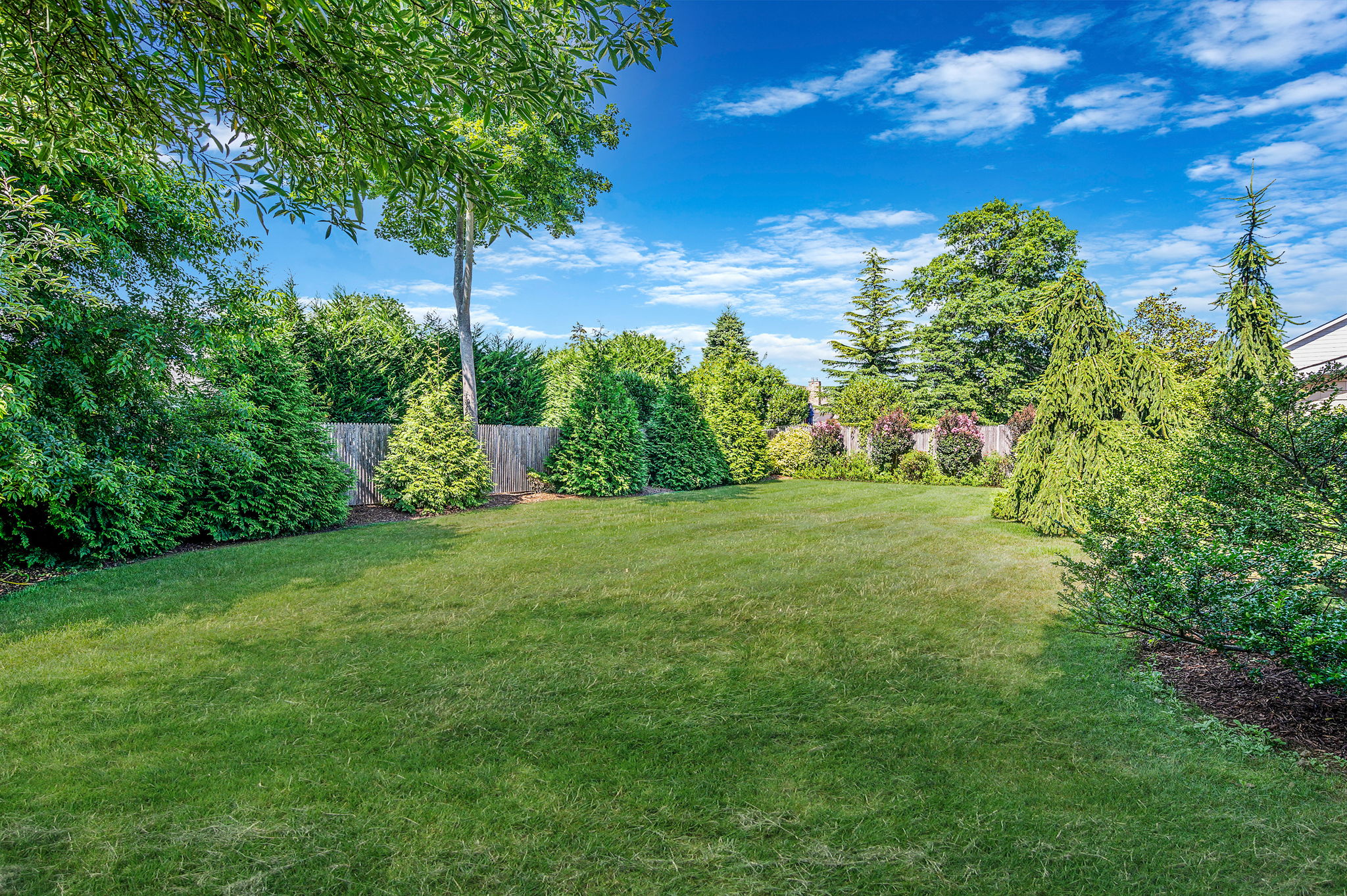 Babylon, New York, 11702, United States, 4 Bedrooms Bedrooms, ,3 BathroomsBathrooms,Residential,For Sale,1921676