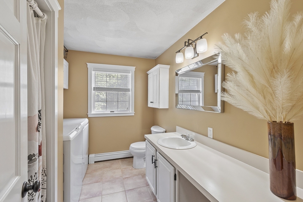 Lunenburg, Massachusetts, 01462, United States, 4 Bedrooms Bedrooms, ,3 BathroomsBathrooms,Residential,For Sale,1885321