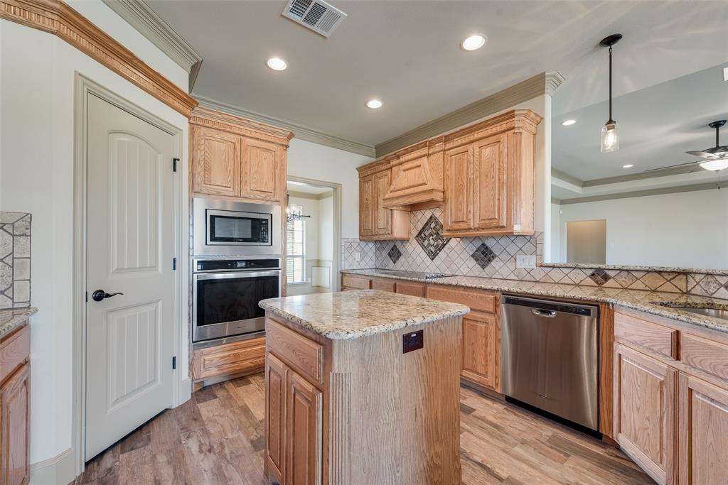 Terrell, Texas, 75160, United States, 4 Bedrooms Bedrooms, ,3 BathroomsBathrooms,Residential,For Sale,1978640