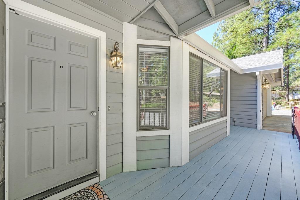 Foresthill, California, 95631, United States, 3 Bedrooms Bedrooms, ,2 BathroomsBathrooms,Residential,For Sale,1819375