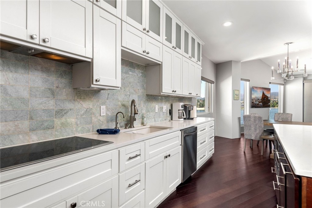 Canyon Lake, California, 92587, United States, 6 Bedrooms Bedrooms, ,5 BathroomsBathrooms,Residential,For Sale,1872277