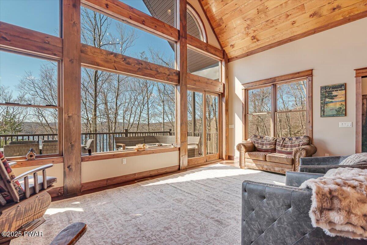 Lake Ariel, Pennsylvania, 18436, United States, 6 Bedrooms Bedrooms, ,4 BathroomsBathrooms,Residential,For Sale,2005698