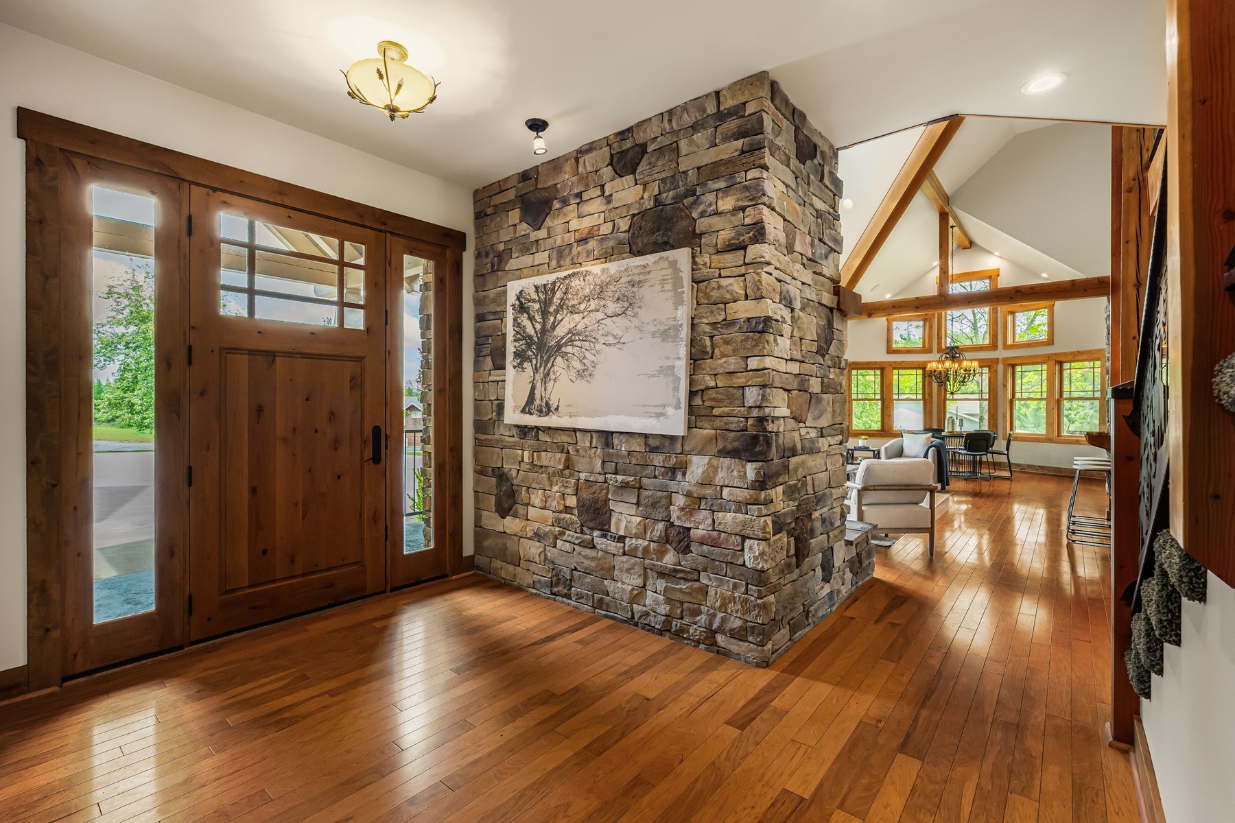  Custom Northwest Masterpiece - 物件實景