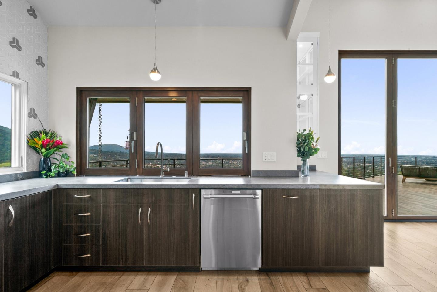 Los Gatos, California, 95030, United States, 5 Bedrooms Bedrooms, ,6 BathroomsBathrooms,Residential,For Sale,1997013