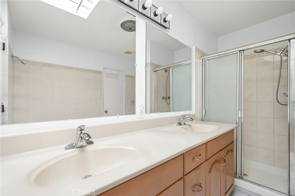Burbank, California, 91501, United States, 2 Bedrooms Bedrooms, ,2 BathroomsBathrooms,Residential,For Sale,1889900