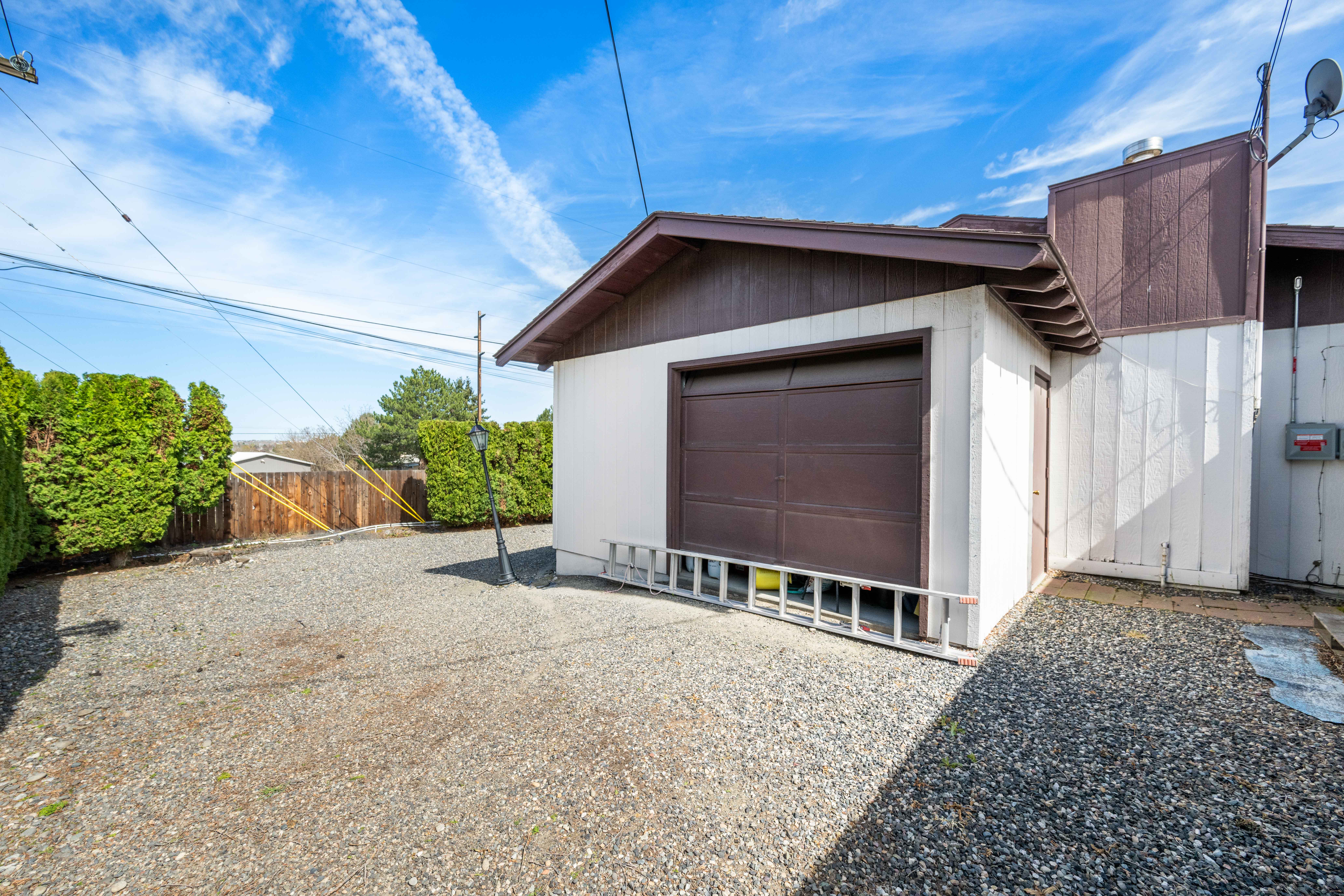  Stunning Views & Solar Panel Efficiency - 物件實景