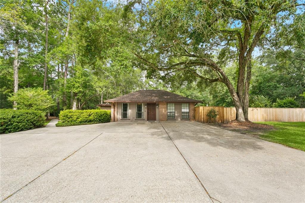 Covington, Louisiana, 70433, United States, 3 Bedrooms Bedrooms, ,3 BathroomsBathrooms,Residential,For Sale,1902659