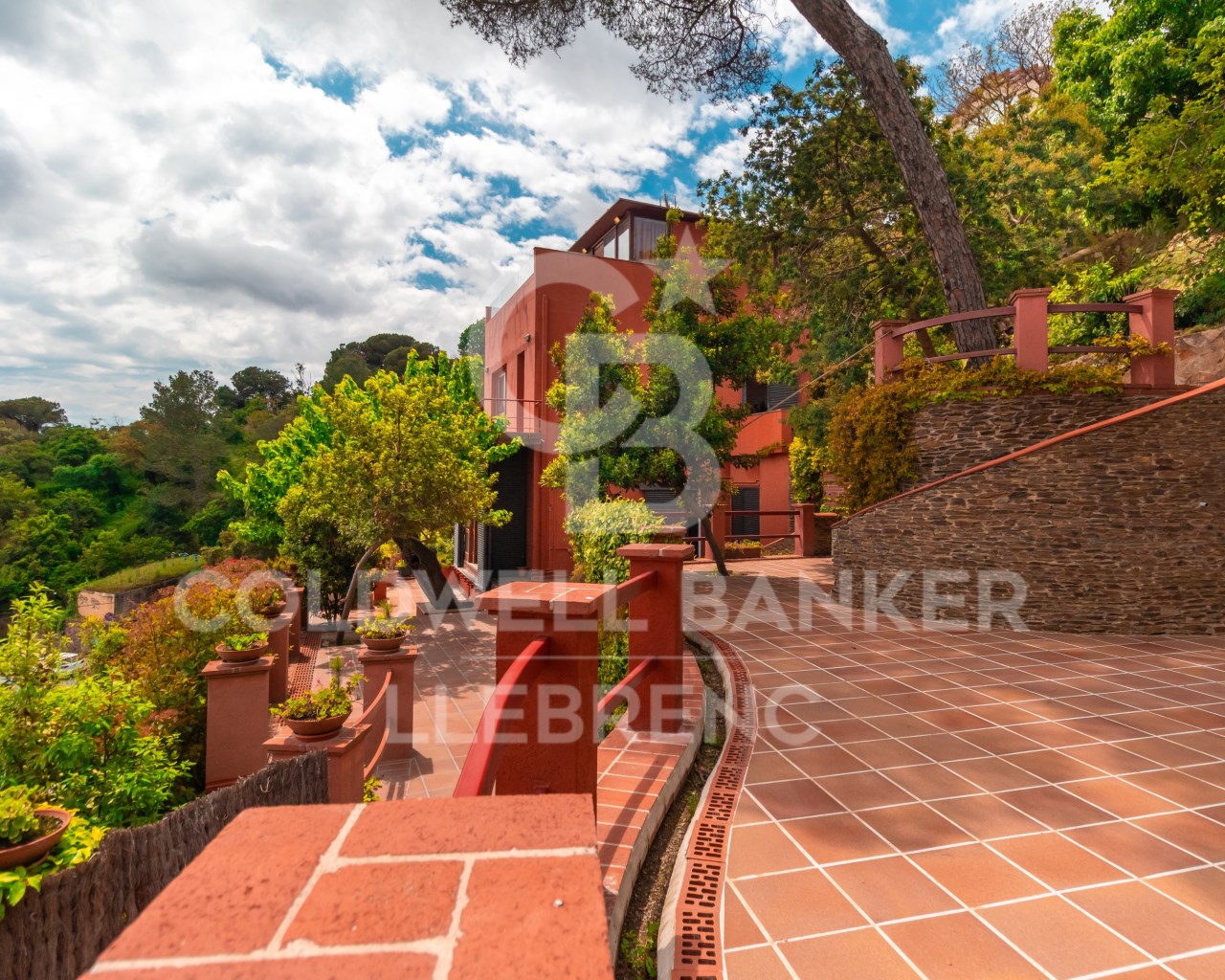 Barcelona, Catalonia, ES, 4 Bedrooms Bedrooms, ,3 BathroomsBathrooms,Residential,For Sale,1827300