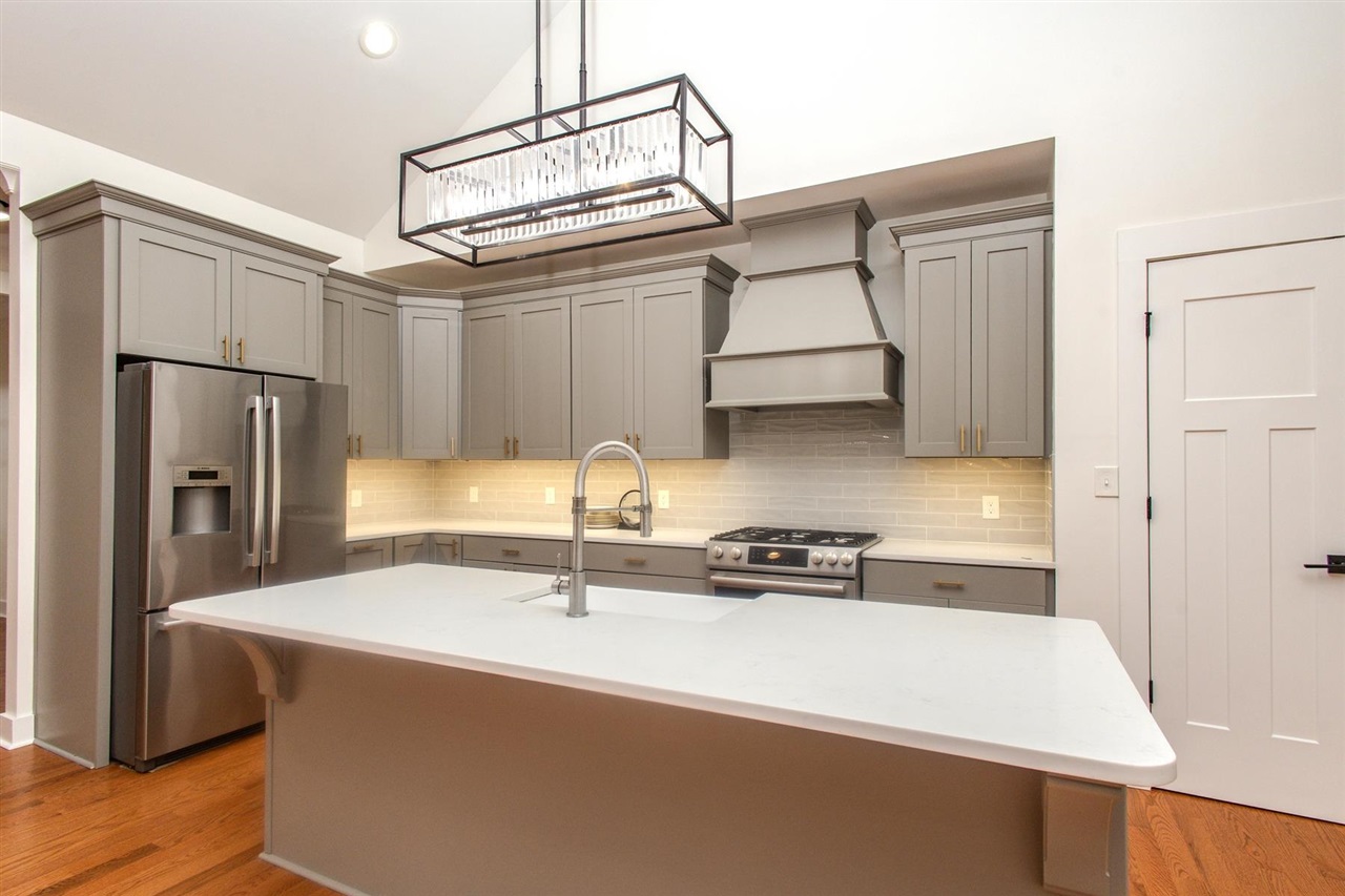 Bowling Green, Kentucky, 42103, United States, 4 Bedrooms Bedrooms, ,5 BathroomsBathrooms,Residential,For Sale,1991774