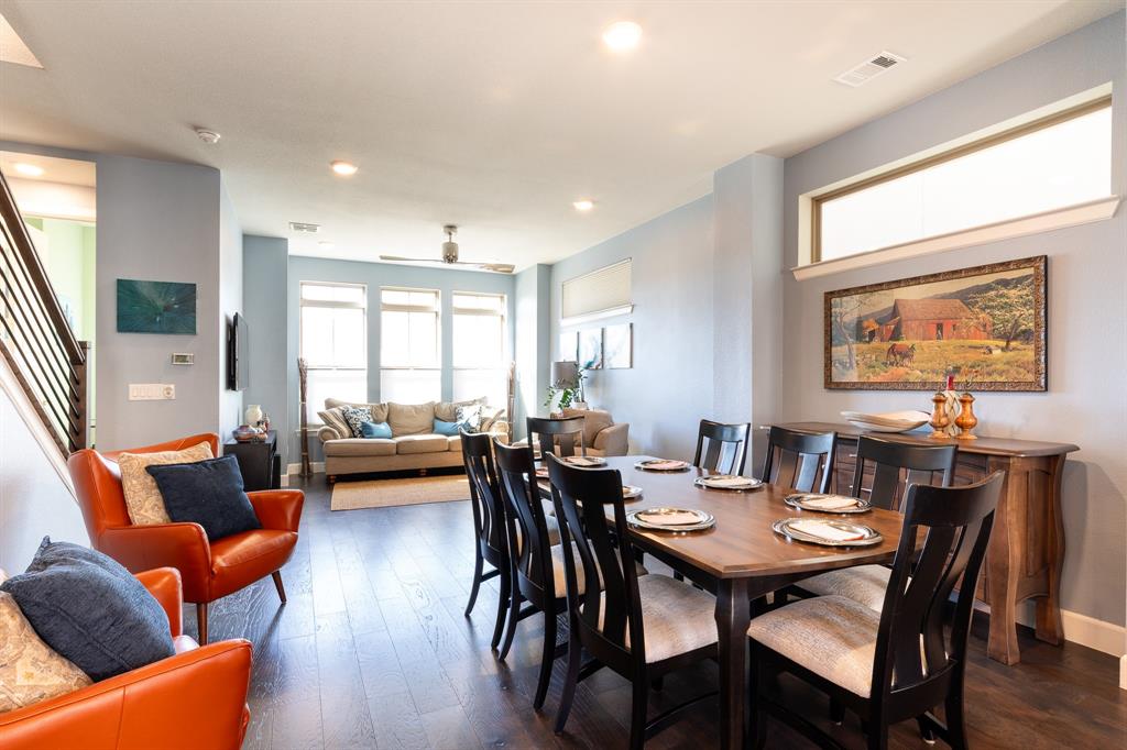 Dallas, Texas, 75212, United States, 3 Bedrooms Bedrooms, ,4 BathroomsBathrooms,Residential,For Sale,1966564