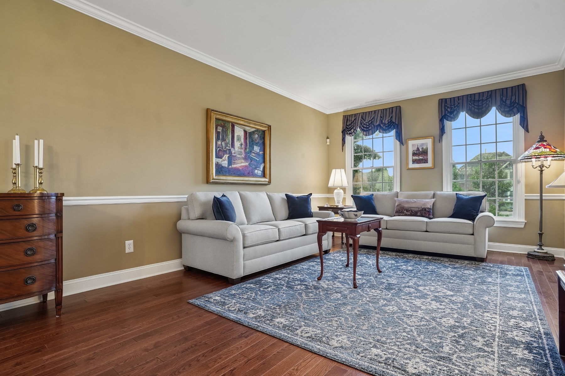  ?Staats Farm? Colonial Blends Classic Charm with Modern Updates - 物件實景
