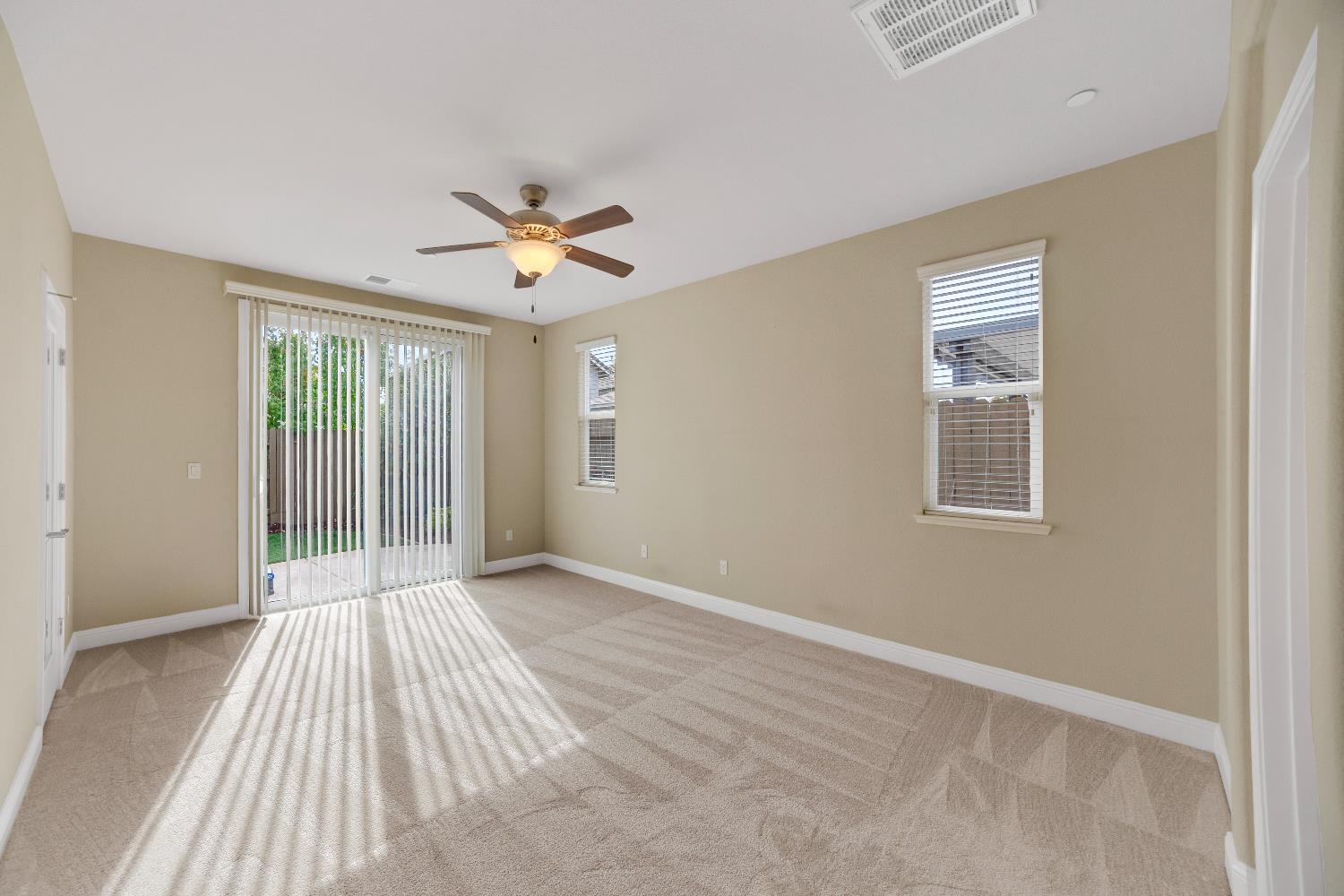 Roseville, California, 95661, United States, 3 Bedrooms Bedrooms, ,2 BathroomsBathrooms,Residential,For Sale,1987670