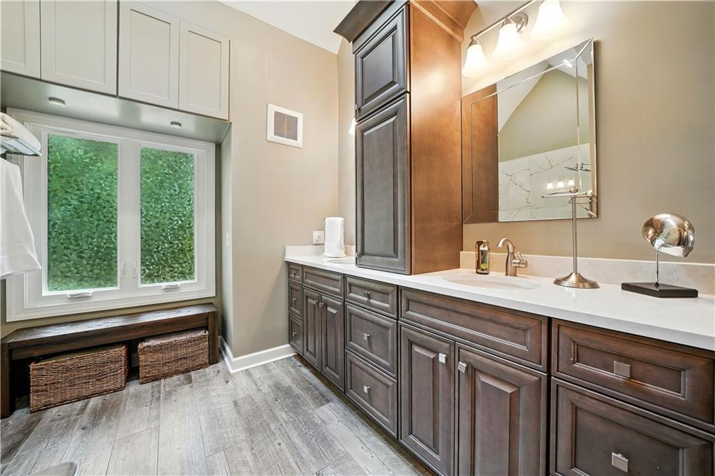Acworth, Georgia, 30101, United States, 4 Bedrooms Bedrooms, ,4 BathroomsBathrooms,Residential,For Sale,1932324