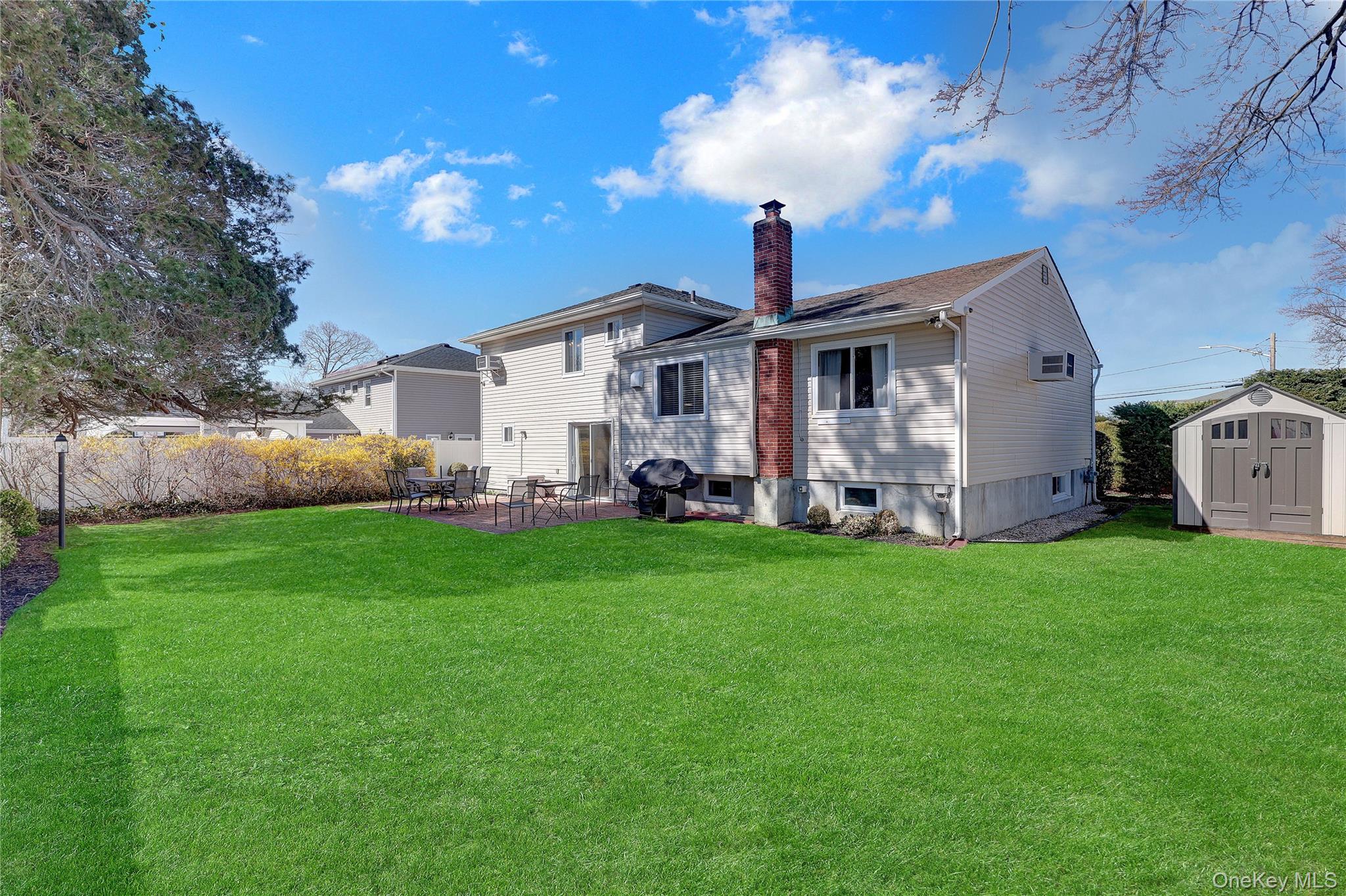  10 Dale Court, Massapequa, NY, 11758 - 物件實景