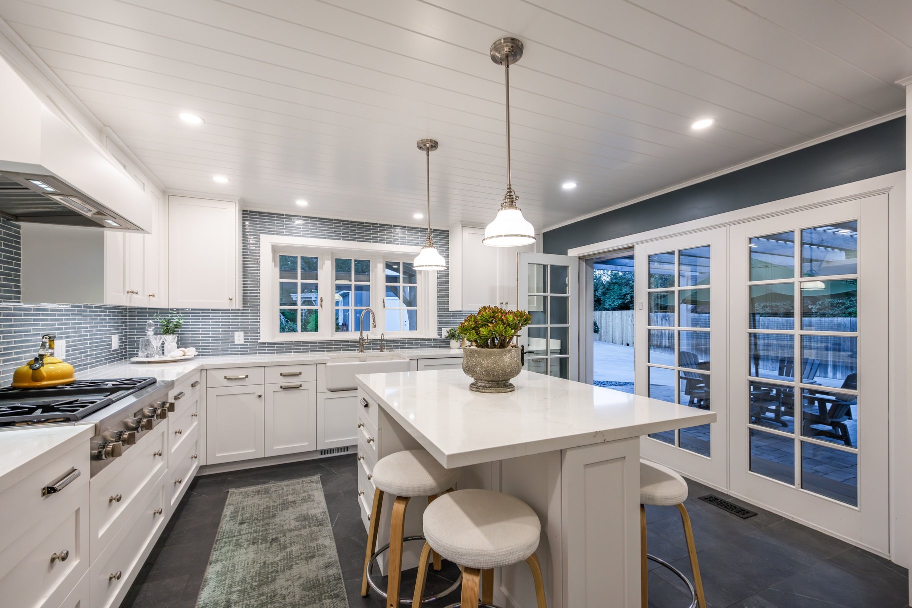 Tastefully Updated Holladay Rambler on .60 acre Manicured Lot - 物件實景