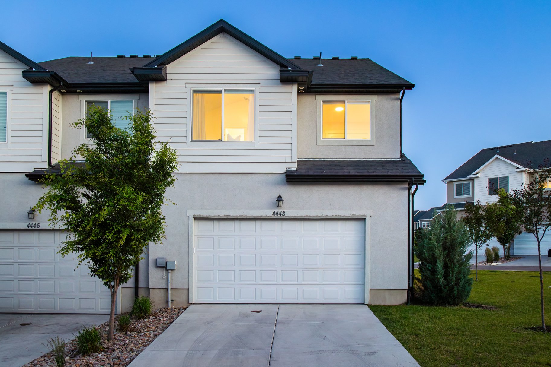 Stylish End-Unit Townhome - 物件實景