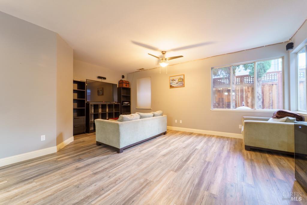 Vacaville, California, 95687, United States, 4 Bedrooms Bedrooms, ,3 BathroomsBathrooms,Residential,For Sale,1978415