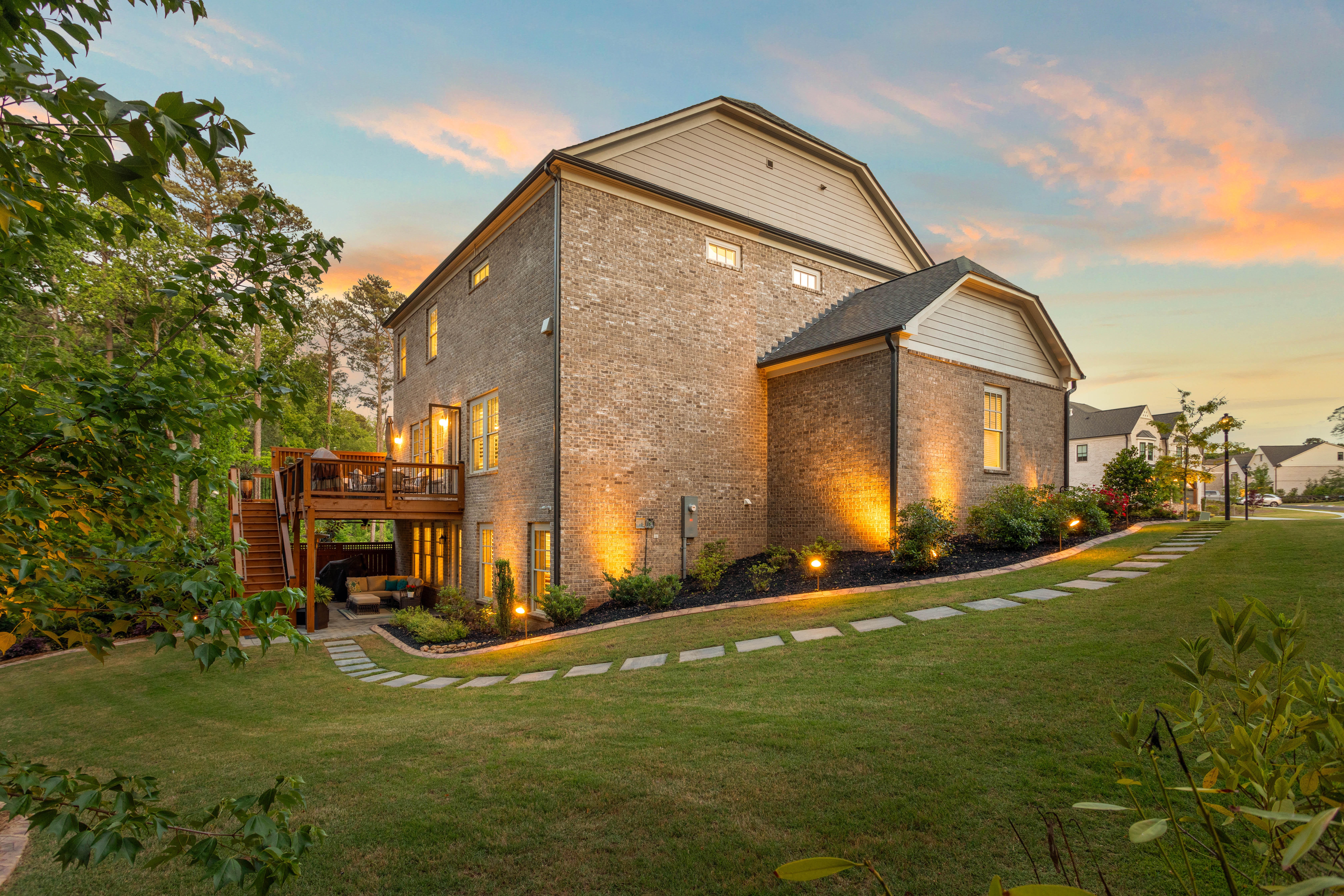  Timeless Architecture and Inviting Outdoor Spaces - 物件實景