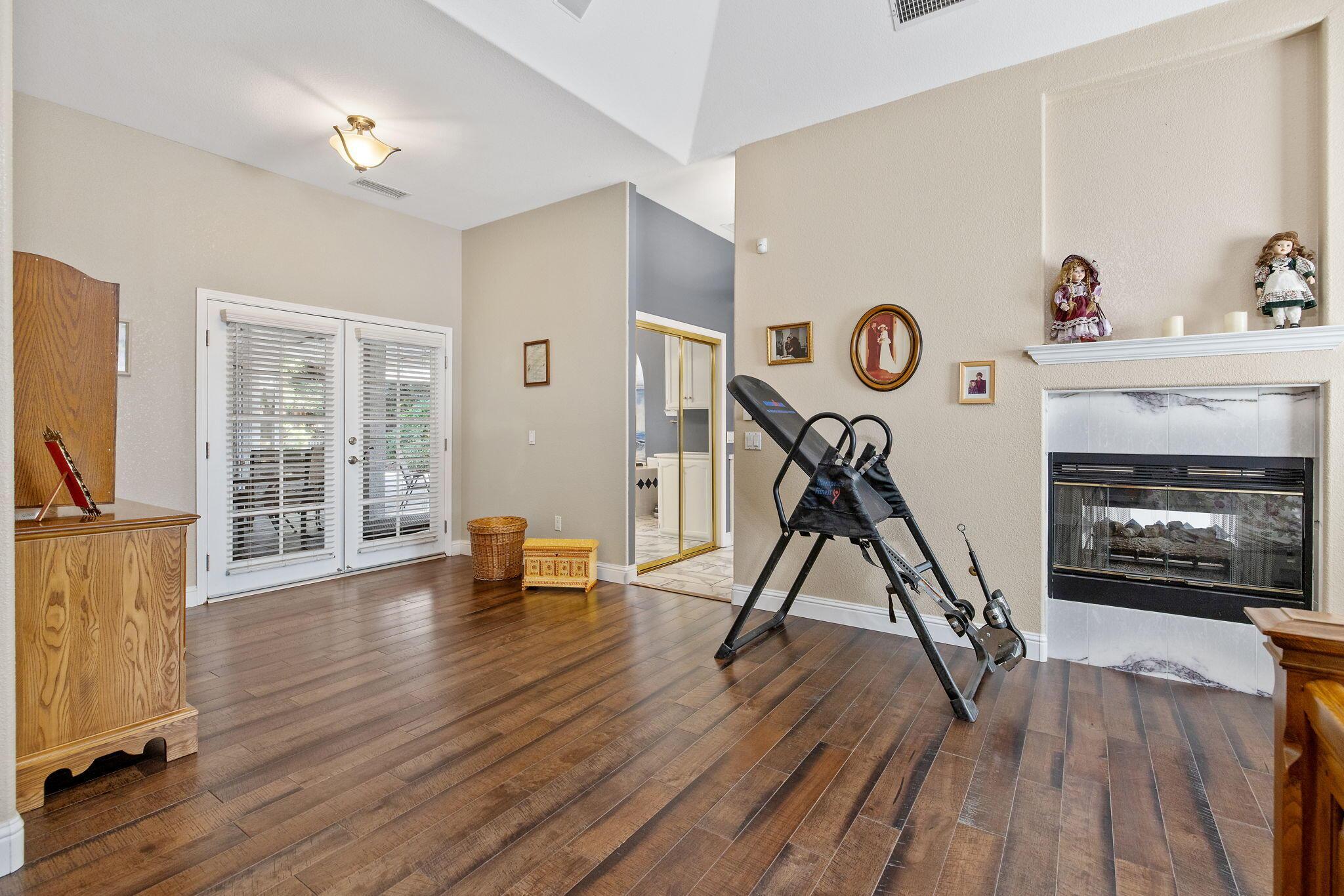 Visalia, California, 93292, United States, 4 Bedrooms Bedrooms, ,3 BathroomsBathrooms,Residential,For Sale,1977045