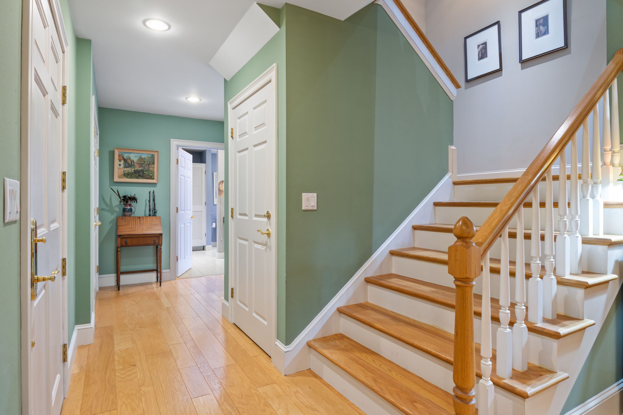 Eliot, Maine, 03903, United States, 3 Bedrooms Bedrooms, ,3 BathroomsBathrooms,Residential,For Sale,1921427