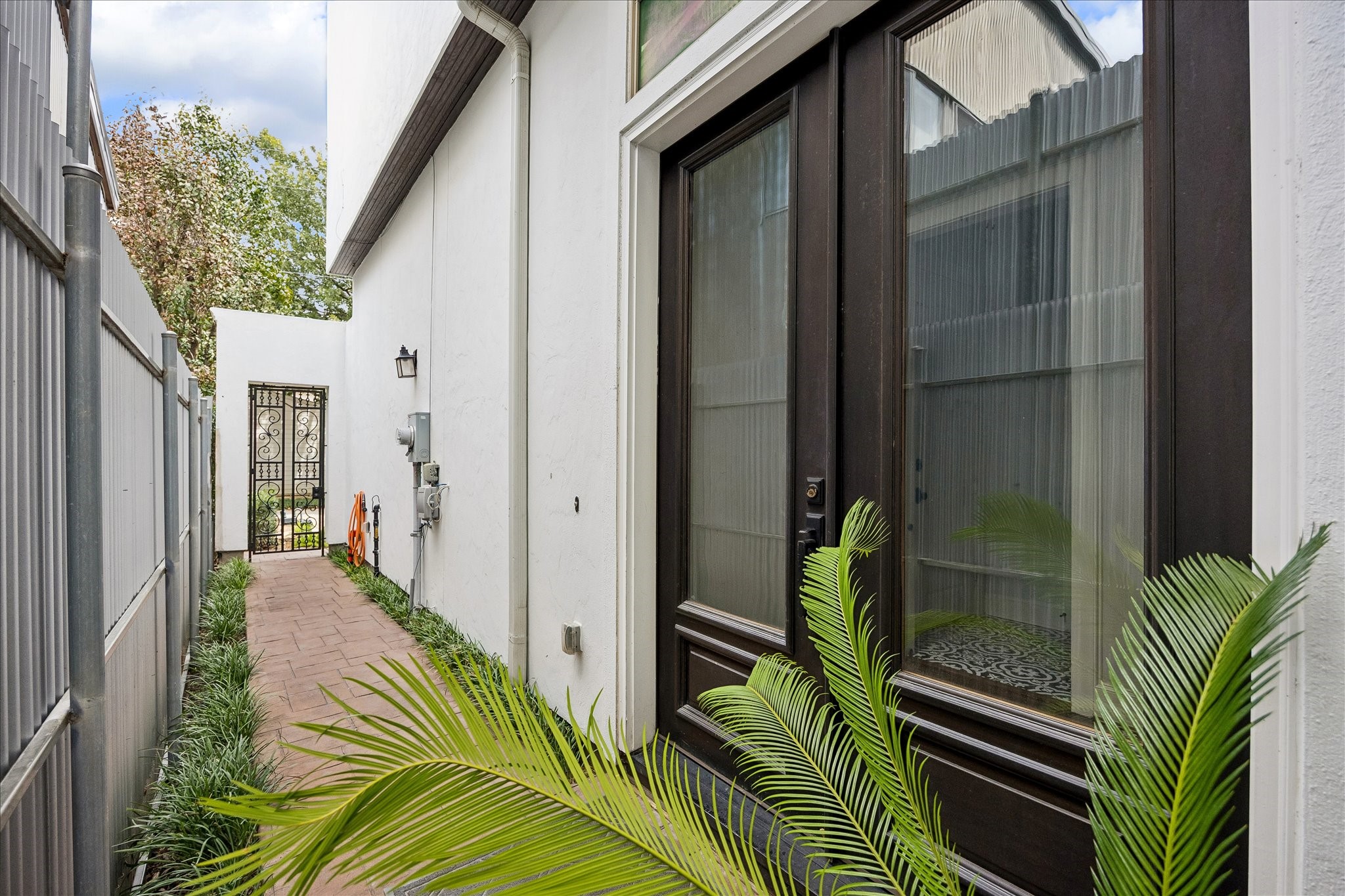  415 Reinerman Street B - 物件實景