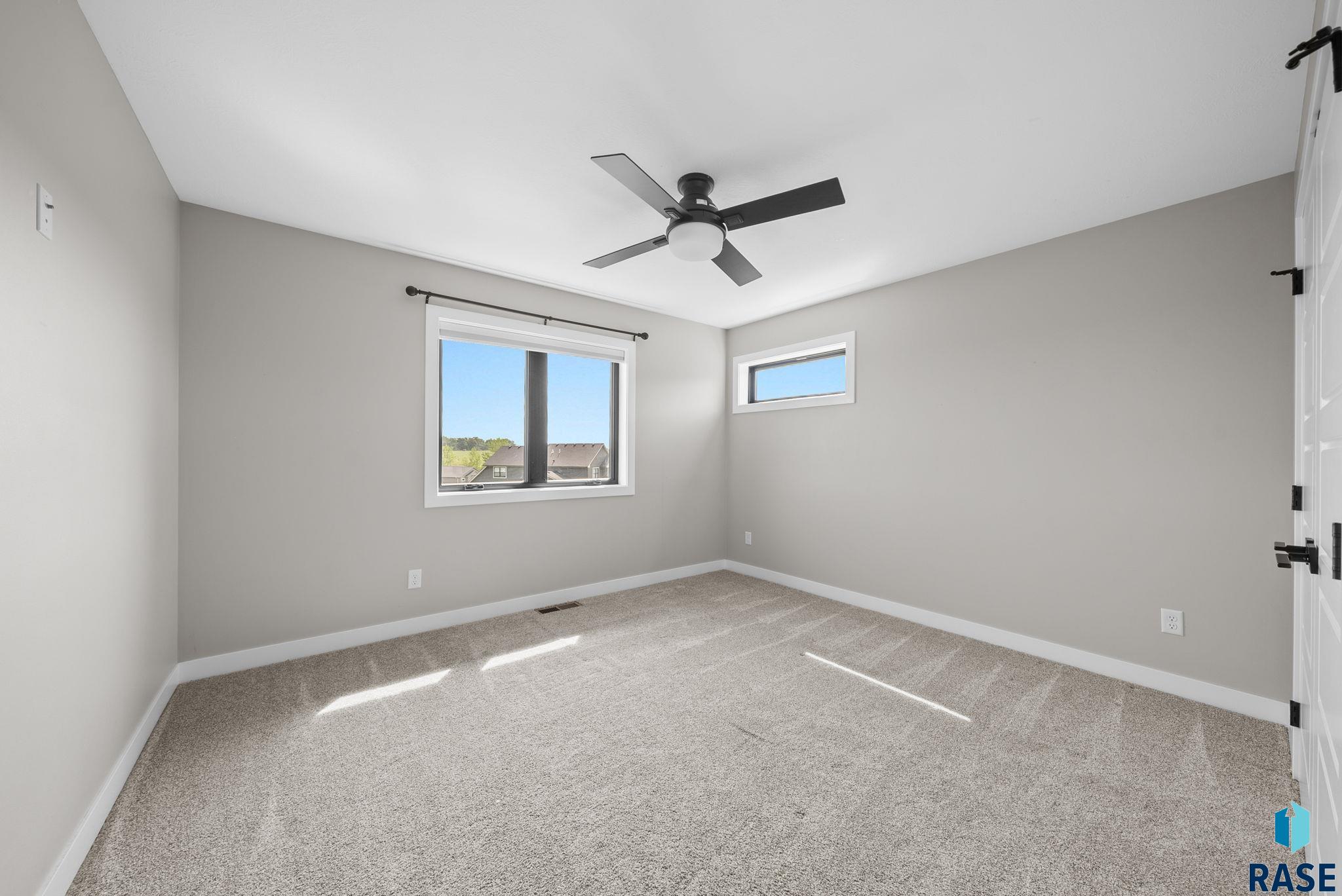 Sioux Falls, South Dakota, 57110, United States, 6 Bedrooms Bedrooms, ,4 BathroomsBathrooms,Residential,For Sale,1892157