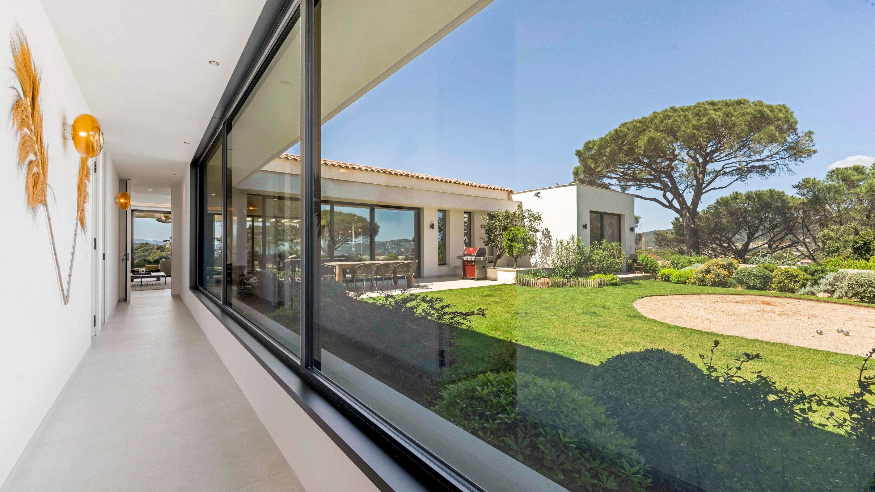  New contemporary villa with panoramic sea views in Sainte-Maxime near Saint-Tro… - 物件實景