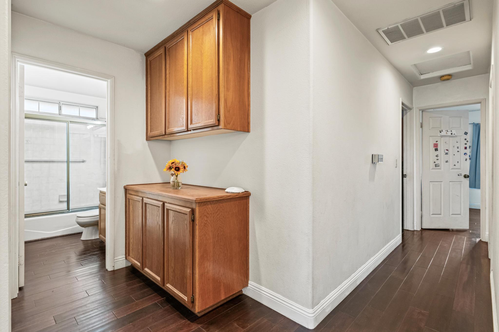 HAWTHORNE, California, 90250, United States, 4 Bedrooms Bedrooms, ,3 BathroomsBathrooms,Residential,For Sale,1798305