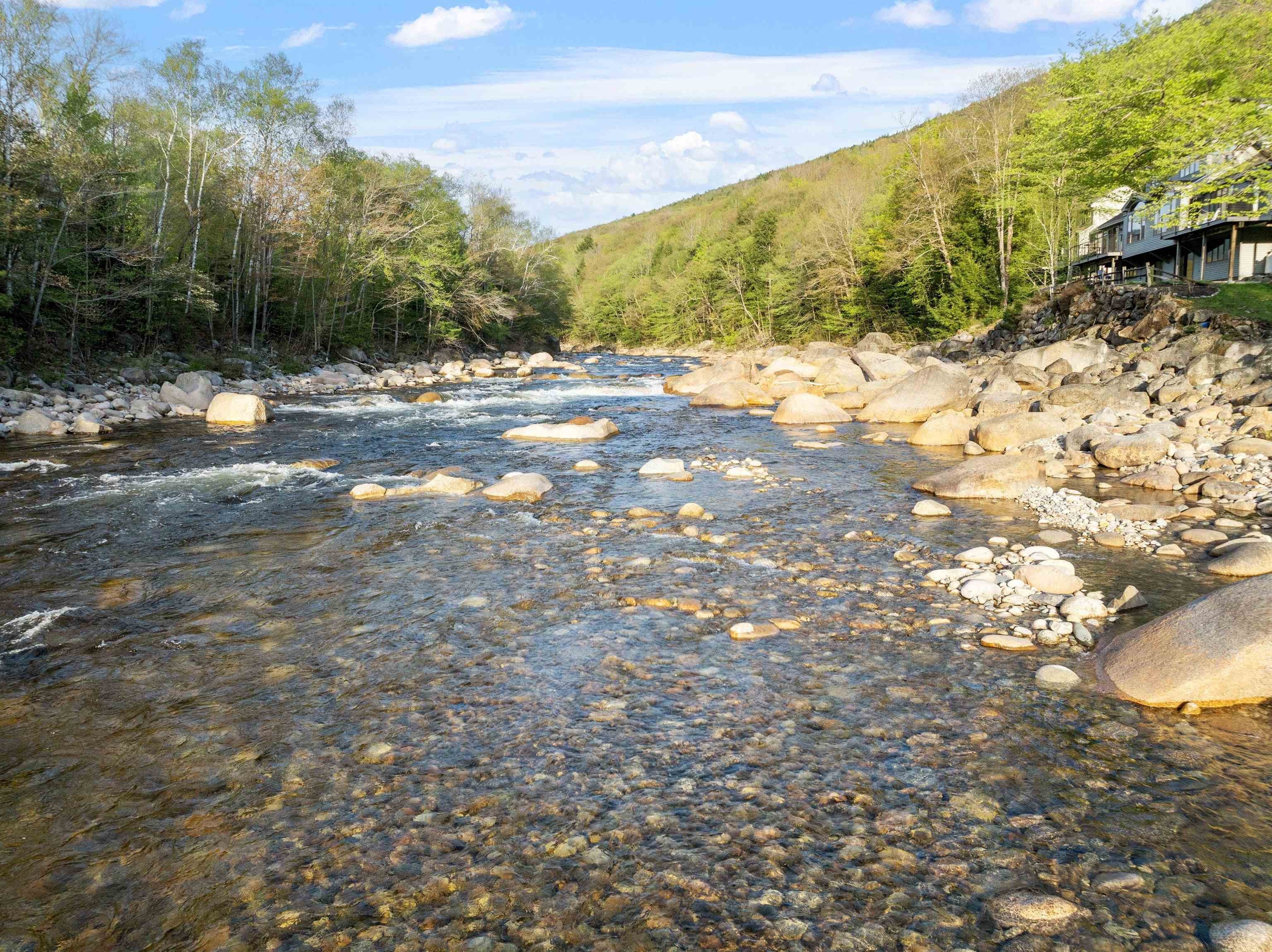 Lincoln, New Hampshire, 03251, United States, 3 Bedrooms Bedrooms, ,2 BathroomsBathrooms,Residential,For Sale,1979978