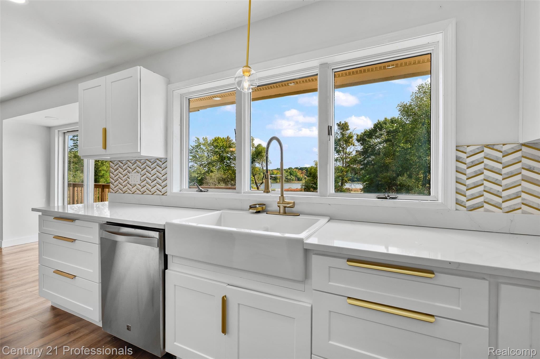 Davisburg, Michigan, 48350, United States, 5 Bedrooms Bedrooms, ,4 BathroomsBathrooms,Residential,For Sale,1982233