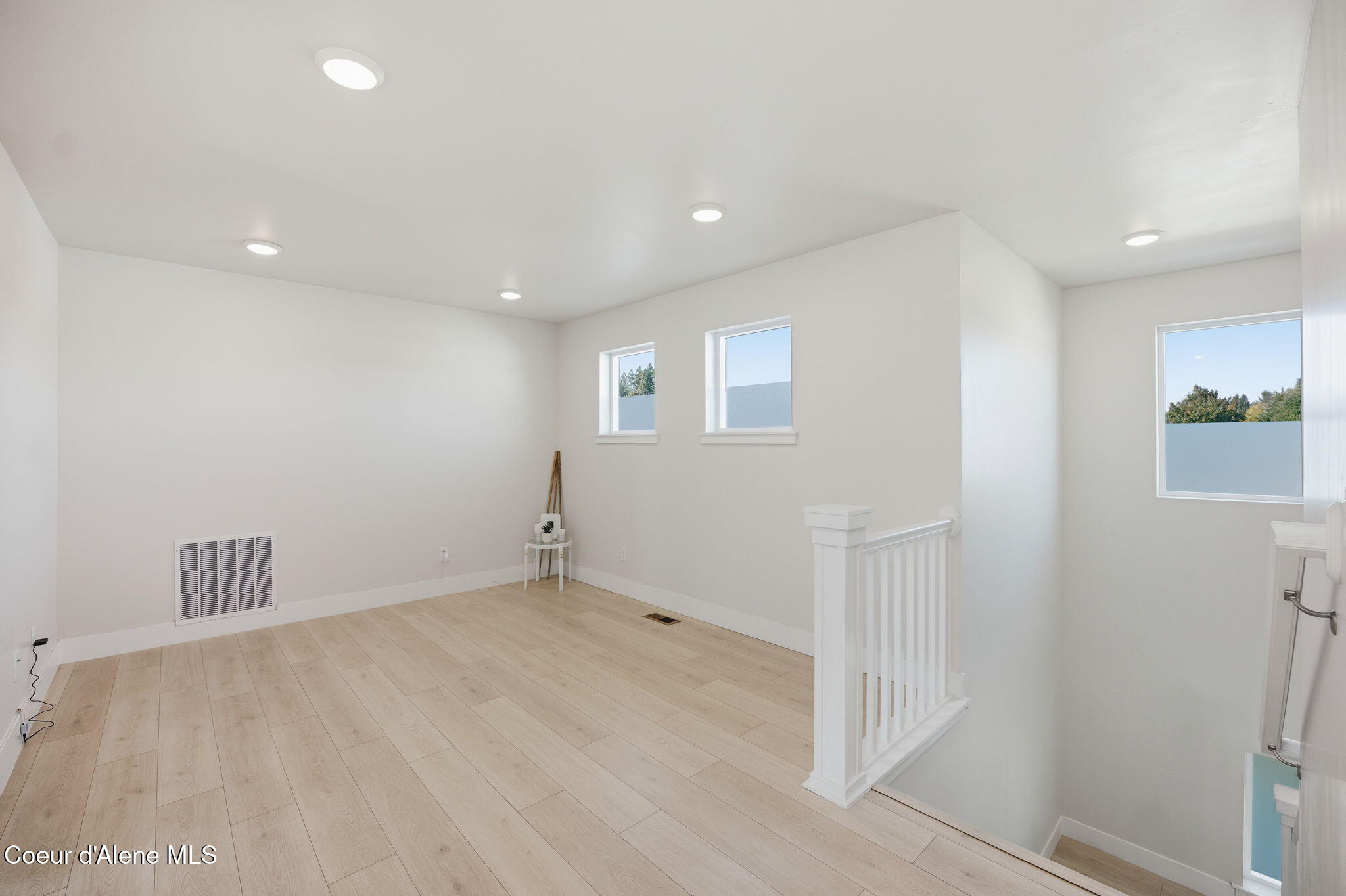 Hayden, Idaho, 83835, United States, 3 Bedrooms Bedrooms, ,3 BathroomsBathrooms,Residential,For Sale,1980507