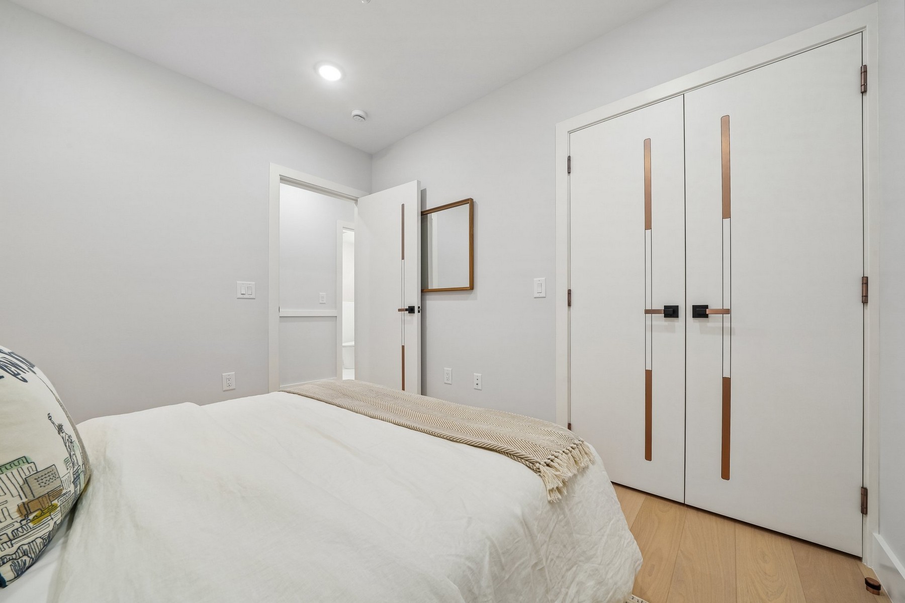  33 Bleecker St, Jc, Heights, NJ, 07307 - 物件實景