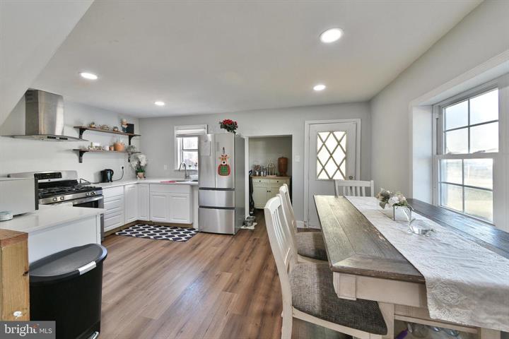 Philadelphia, Pennsylvania, 19111, United States, 4 Bedrooms Bedrooms, ,2 BathroomsBathrooms,Residential,For Sale,1976665