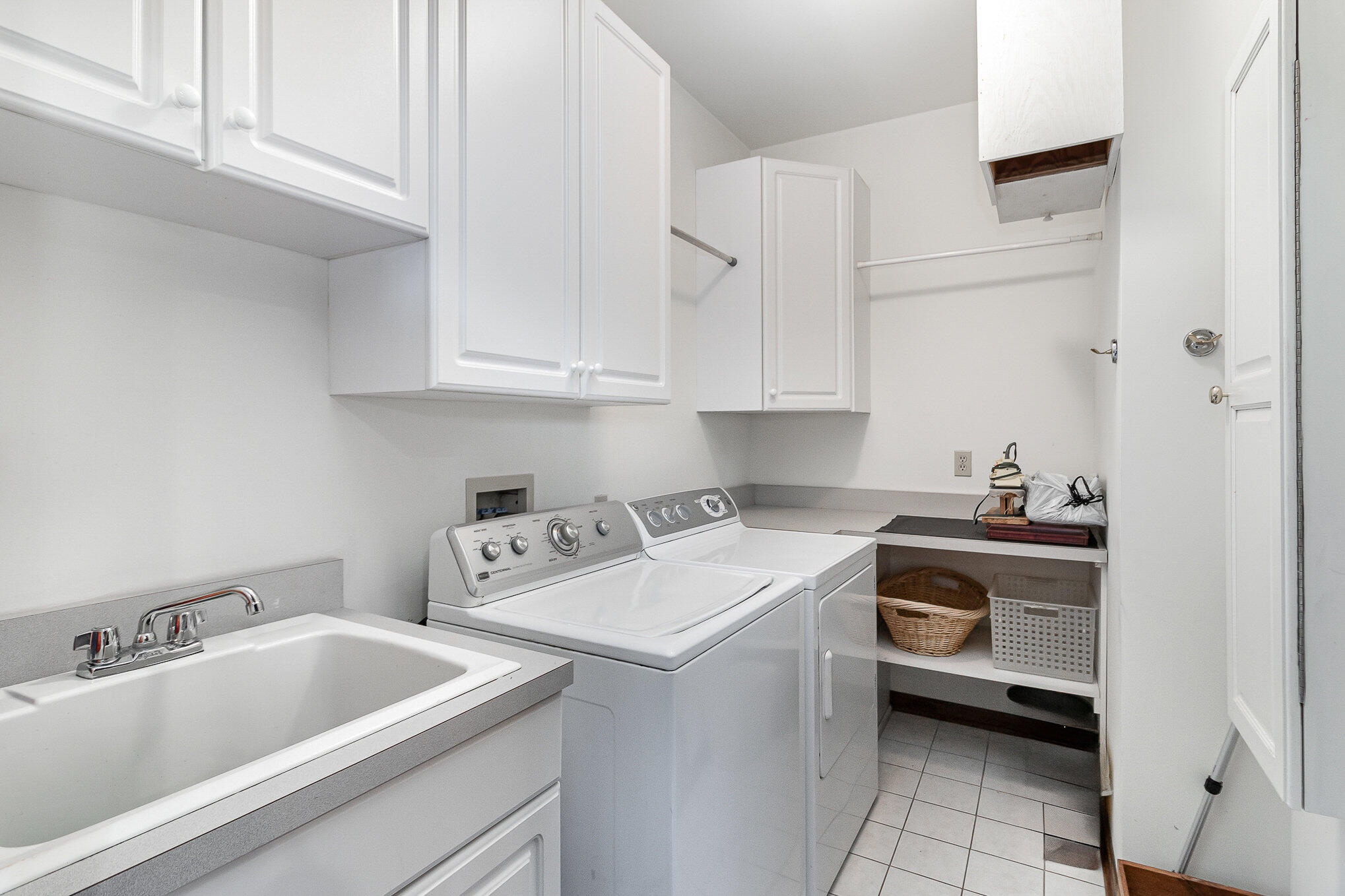 Dyer, Indiana, 46311, United States, 5 Bedrooms Bedrooms, ,5 BathroomsBathrooms,Residential,For Sale,2001175