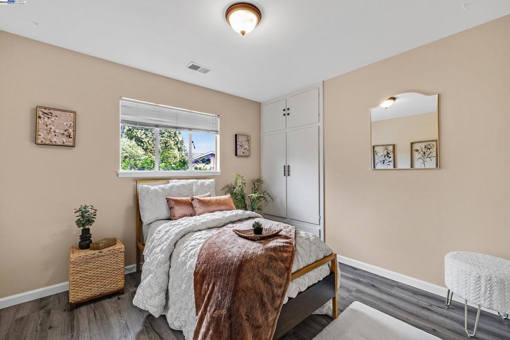 San Leandro, California, 94579, United States, 3 Bedrooms Bedrooms, ,1 BathroomBathrooms,Residential,For Sale,1921969