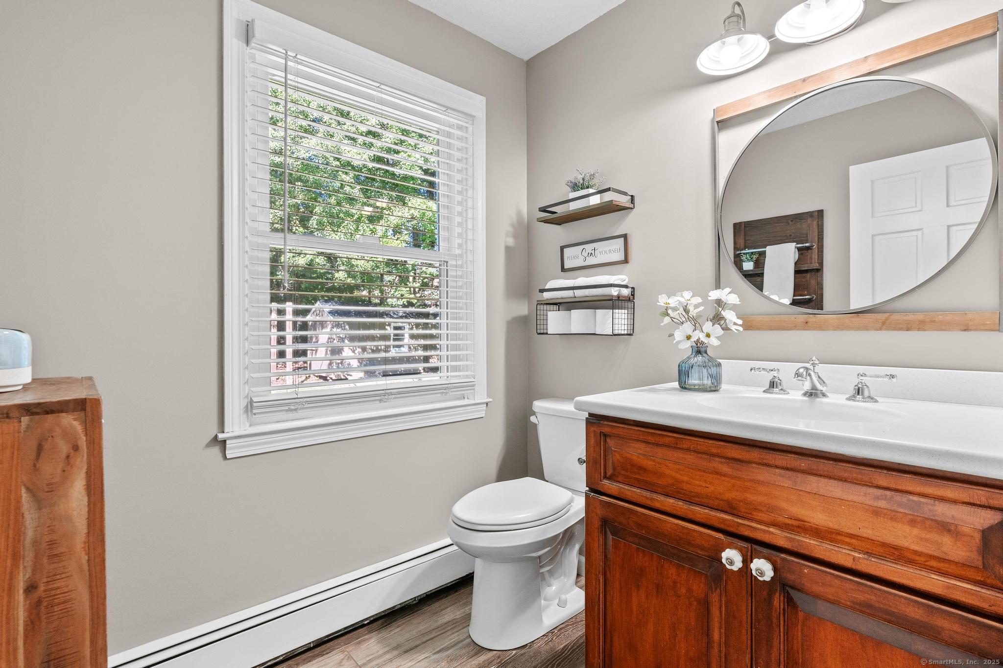Simsbury, Connecticut, 06092, United States, 4 Bedrooms Bedrooms, ,3 BathroomsBathrooms,Residential,For Sale,1940650